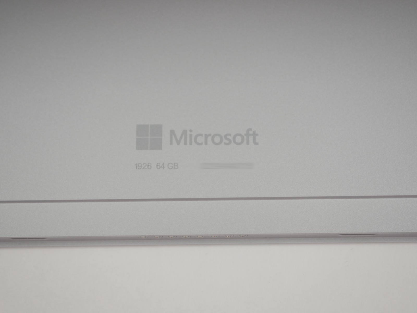 Microsoft Surface Go 2 10.5″ Touch Core m3-8100Y 1.1GHz 4GB RAM 64GB eMMC 1926