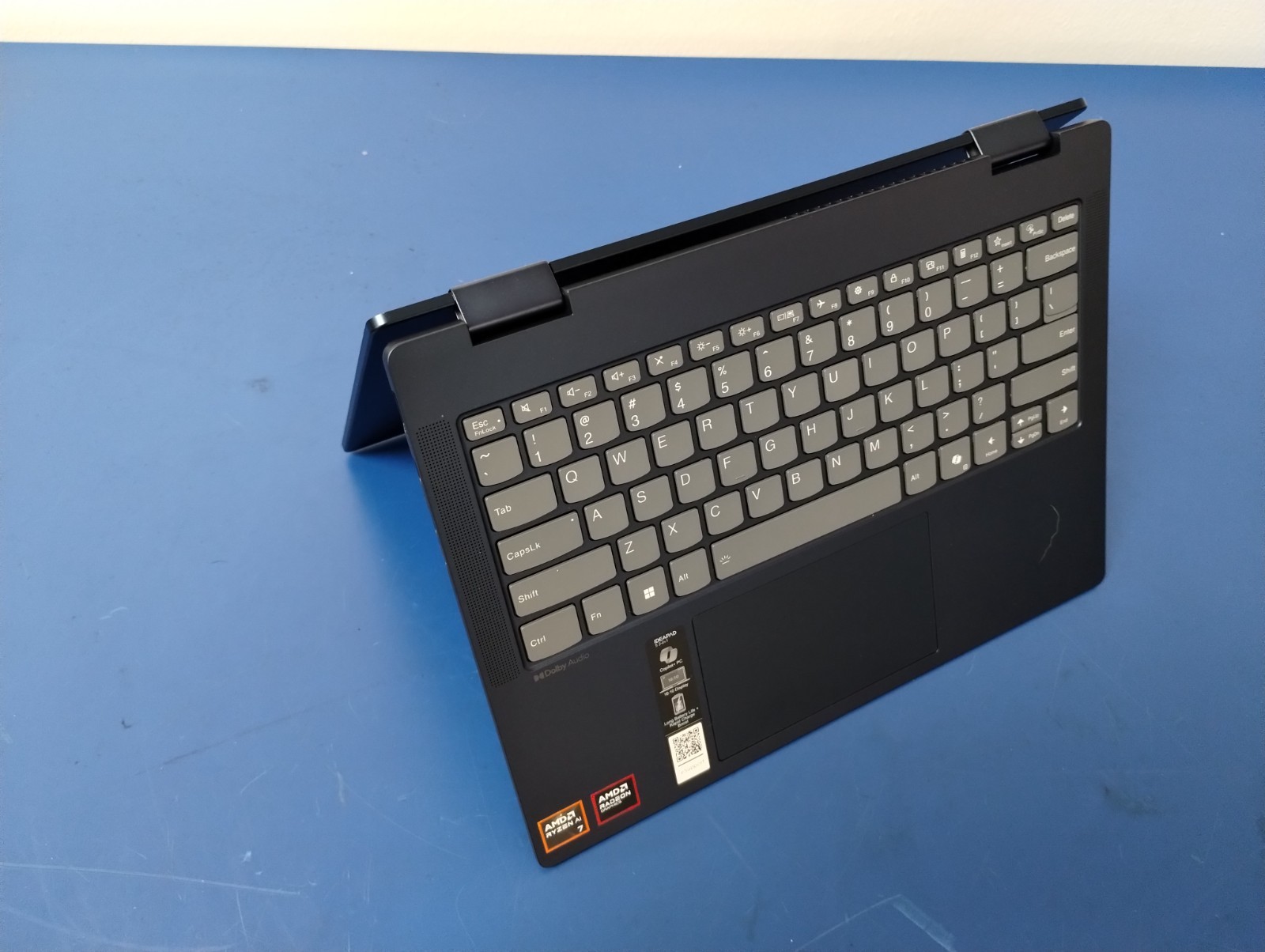 Lenovo IdeaPad 5 2-in-1 14AKP10, AMD Ryzen AI 7 350, 16 GB RAM, 1 TB NVMe SSD