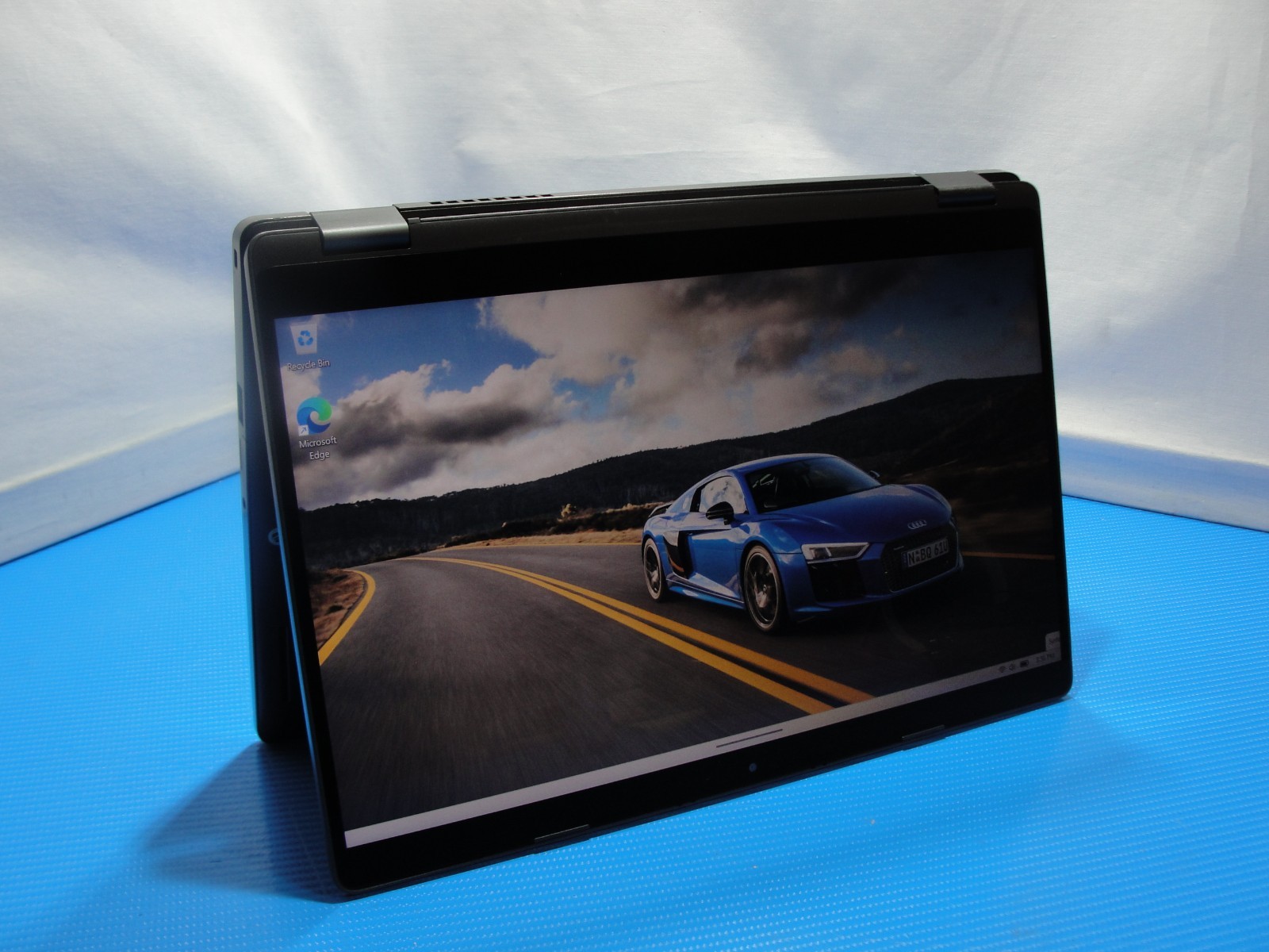 Dell Latitude 5300 2-in-1 13.3”FHD TOUCH Core i7-8665U 1.9GHz 16GB RAM 512GB SSD