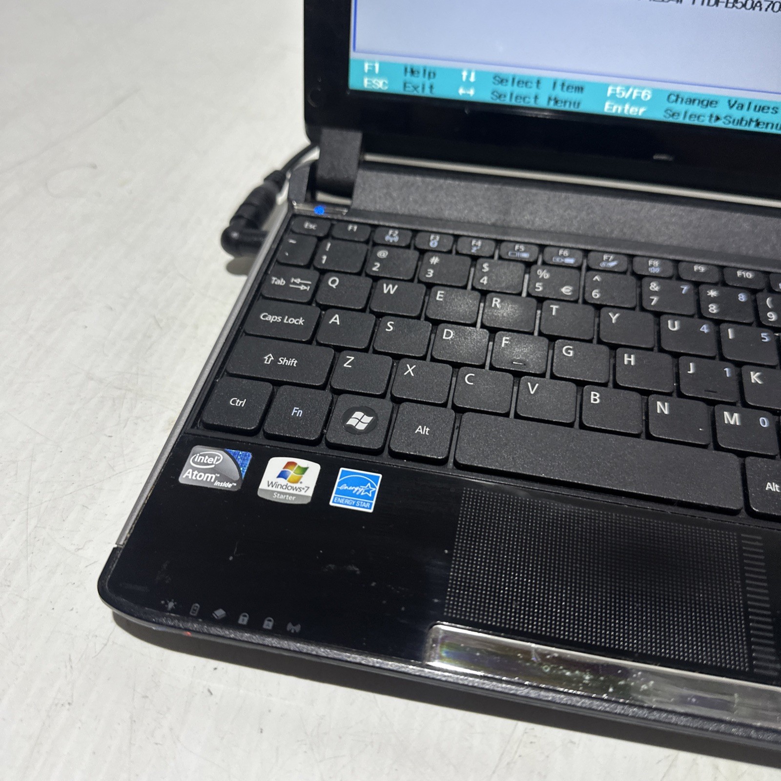 Acer Aspire One Intel Atom N450 2gb Ram No Drives Boots Bios