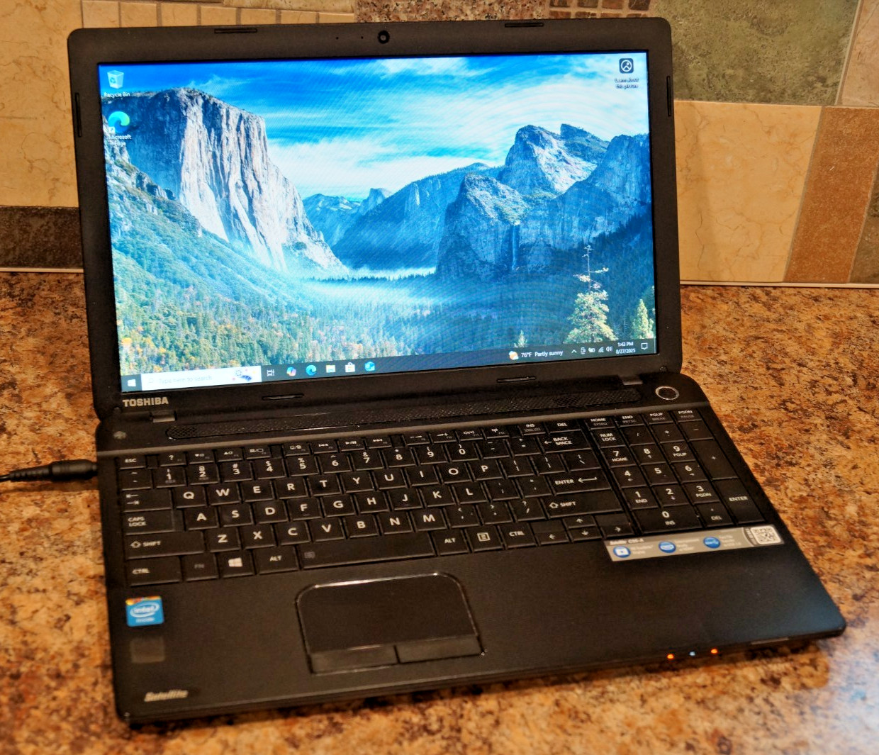 Active latest 22H2 WIN 10PRO Toshiba C55-A5300 @1.80GHz,4GB RAM 1TB HDD