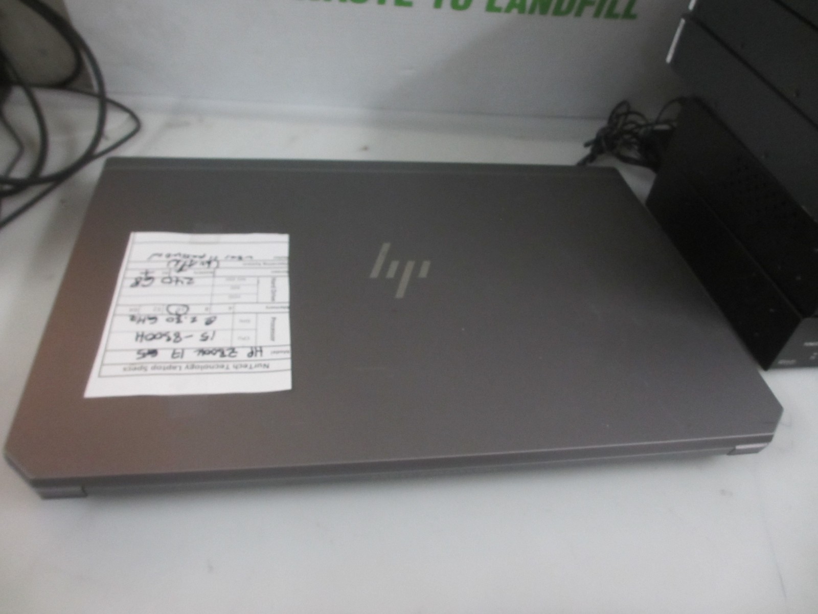 HP ZBook 17 G5 i5-8300H 2.3GHz 16GB 240GB M2SSD Laptop + AC UBUNTU READ