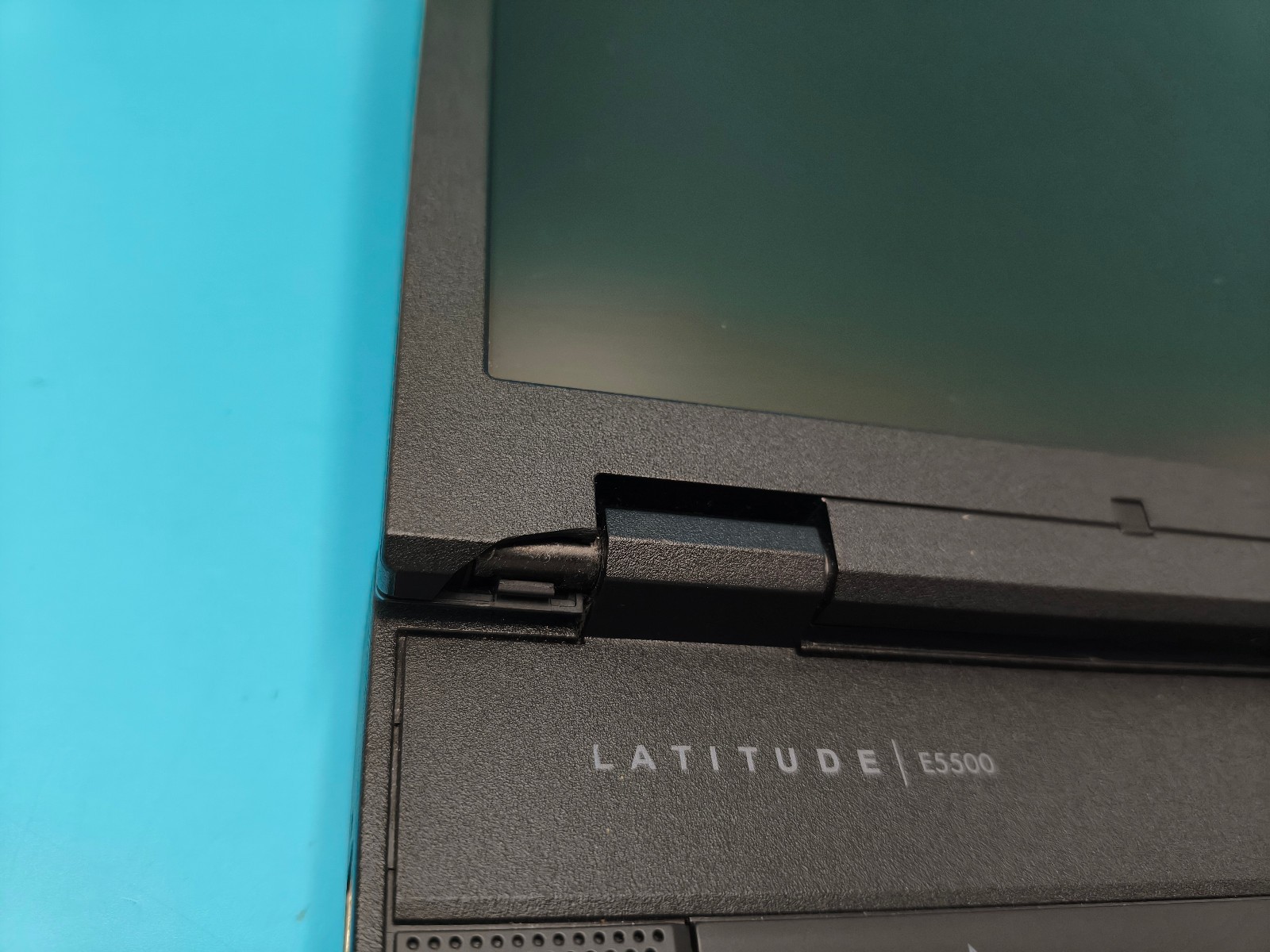 Dell Latitude E5500 15″ 128GB SSD Core 2 Duo P8800 2.66Ghz 4GB BAD BATTERY #5