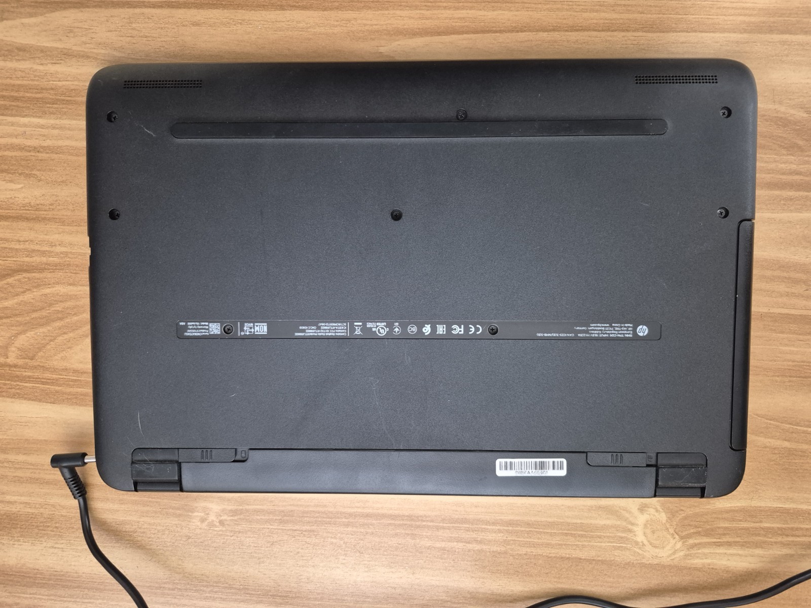 HP 15Z-DB000 Laptop – 15.6″, Broken Screen, Still Works, Charger Inc, For Parts