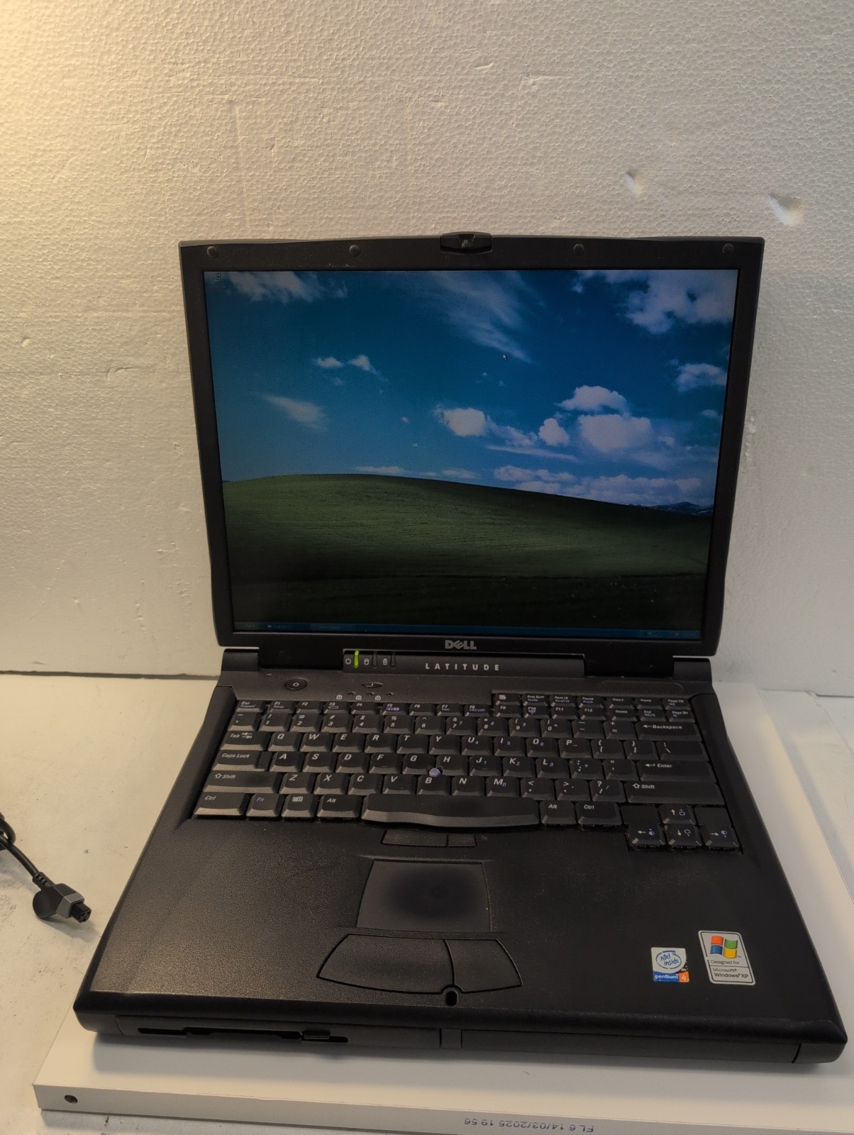 🔥NICE Dell Latitude C840 15″ Laptop Pentium4 2.0GHz /1GB RAM /30GB HDD/WinXP –