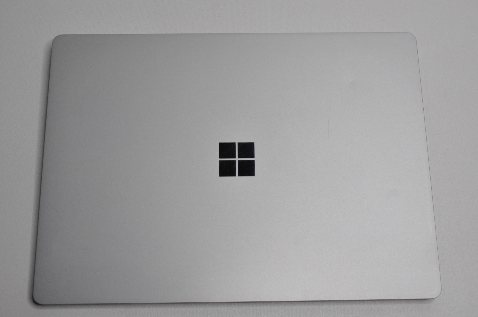 Microsoft Surface Laptop | i5-7200U 2.5GHz | 8GB RAM | 128GB SSD