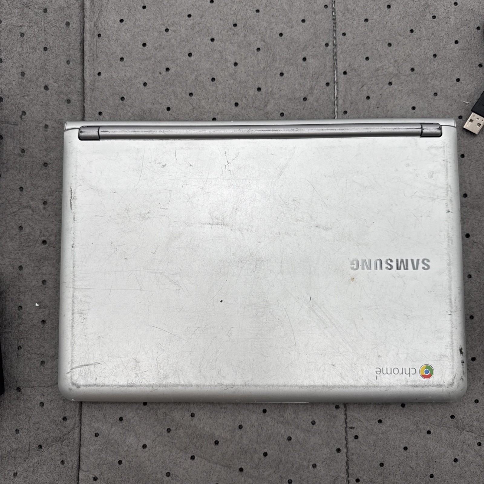 Samsung Laptop Chromebook XE303C12-A01US, Dual-Core 1.7GHz 2GB 16GB + Chrg/Mouse