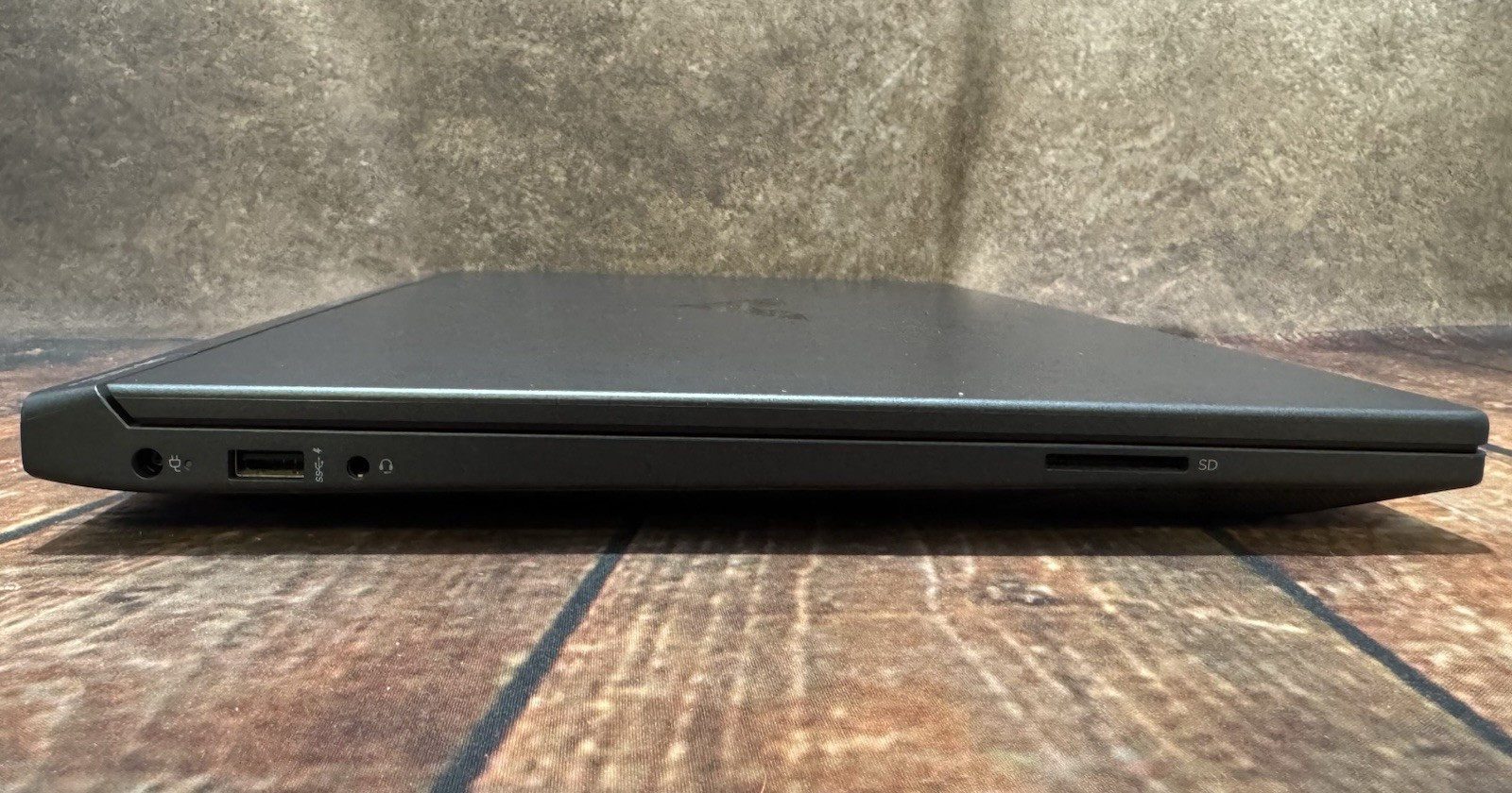 HP Victus 15-fb1013dx / R5 7535 CPU / 8GB RAM / 512GB SSD / RTX 2050 GPU