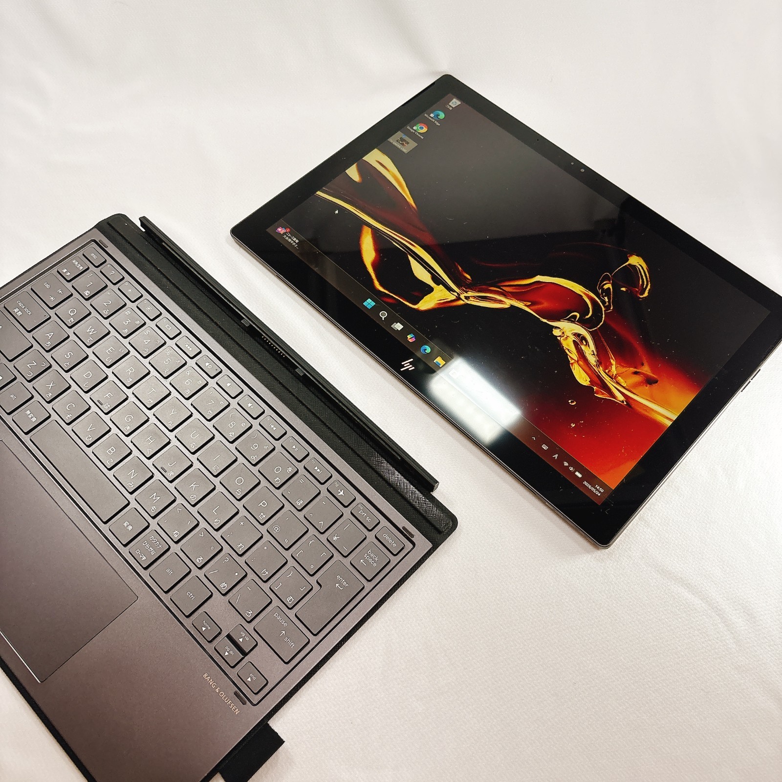 hp spectre x2 detachable 2in1 OLED 12.3in Core i7-7560 16GB RAM 1TB SSD #817