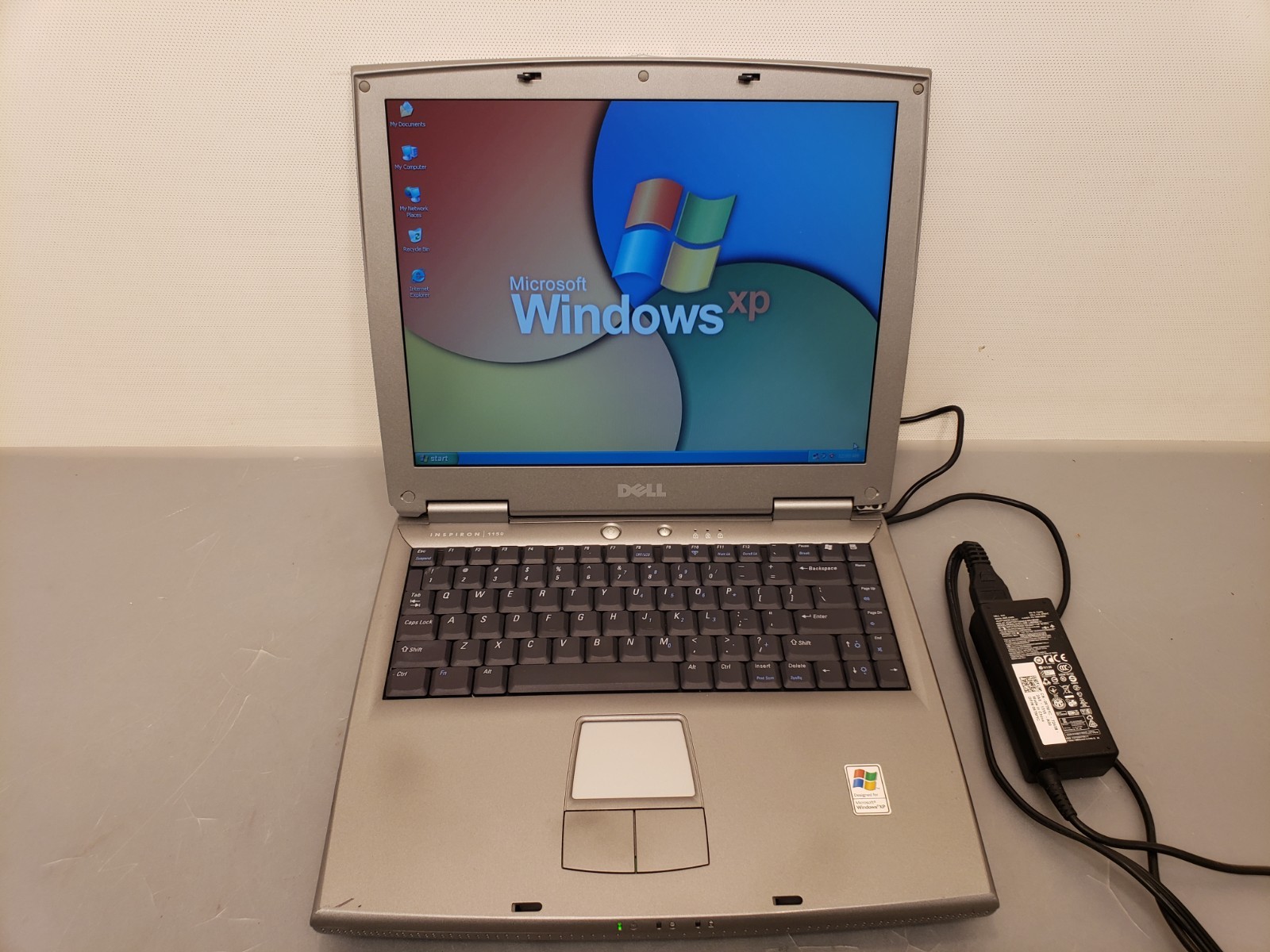 Vintage Dell Inspiron 1150 Celeron 2.6GHz 256MB 40GB Windows XP Laptop 14″