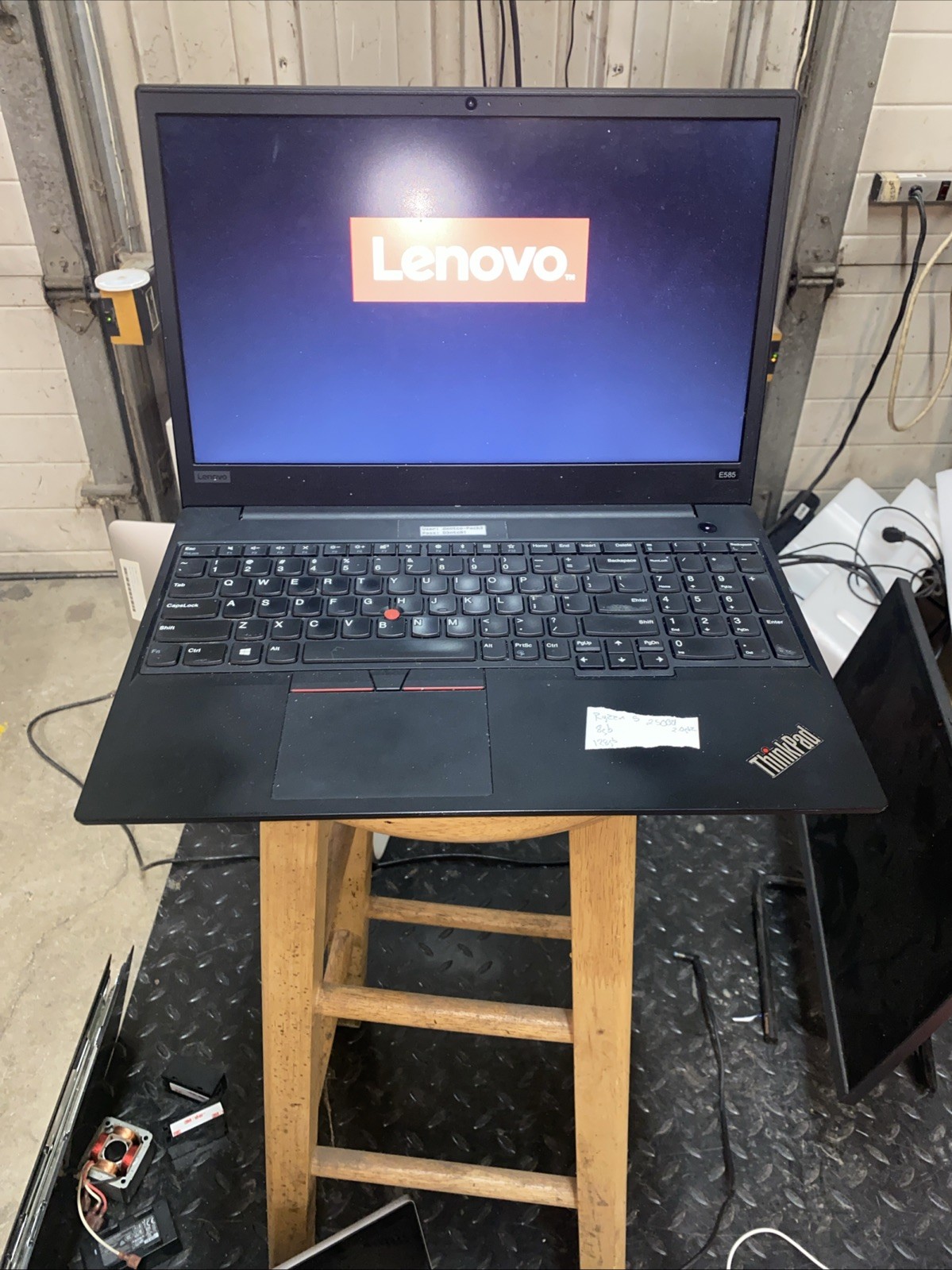 Lenovo E585 Thinkpad Ryzen 5 2500u 2.0GHz, 8GB Ram, 128GB SSD, Windows 11