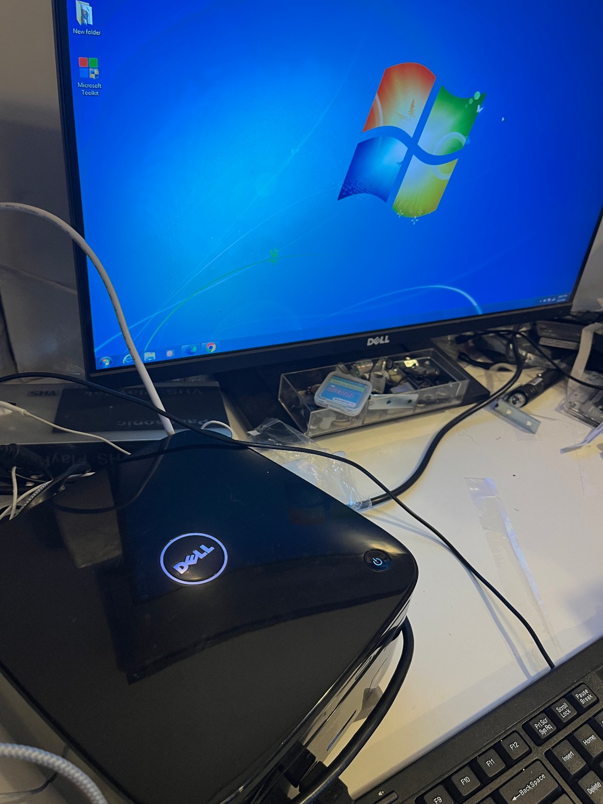 Dell Inspiron Zino HD 400 AMD Athlon x2 Dual Core 3.0GB RAM NO OS 400GB – TESTED