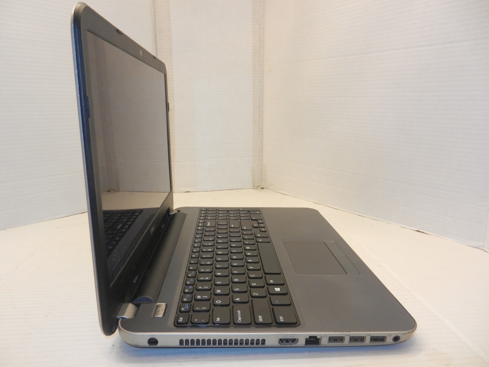 DELL INSPIRON 15R 5537 15.6″ CORE i5-4200U@1.6GHZ 4GB RAM 256GB SSD WINDOWS 10 A
