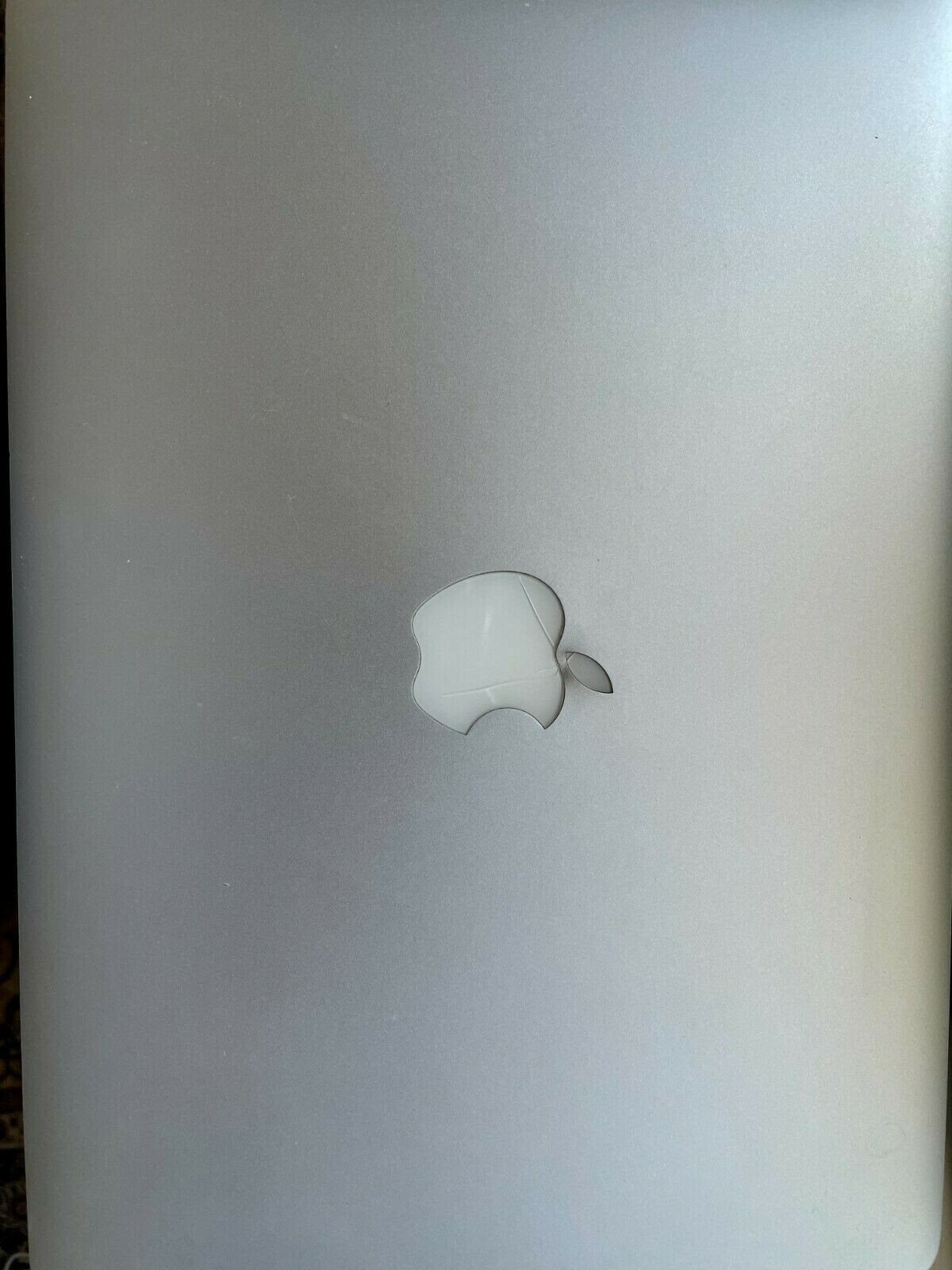 Apple MacBook Pro A1502 13.3″ Laptop – MF843LL/A (Early 2015) (Broken Screen)