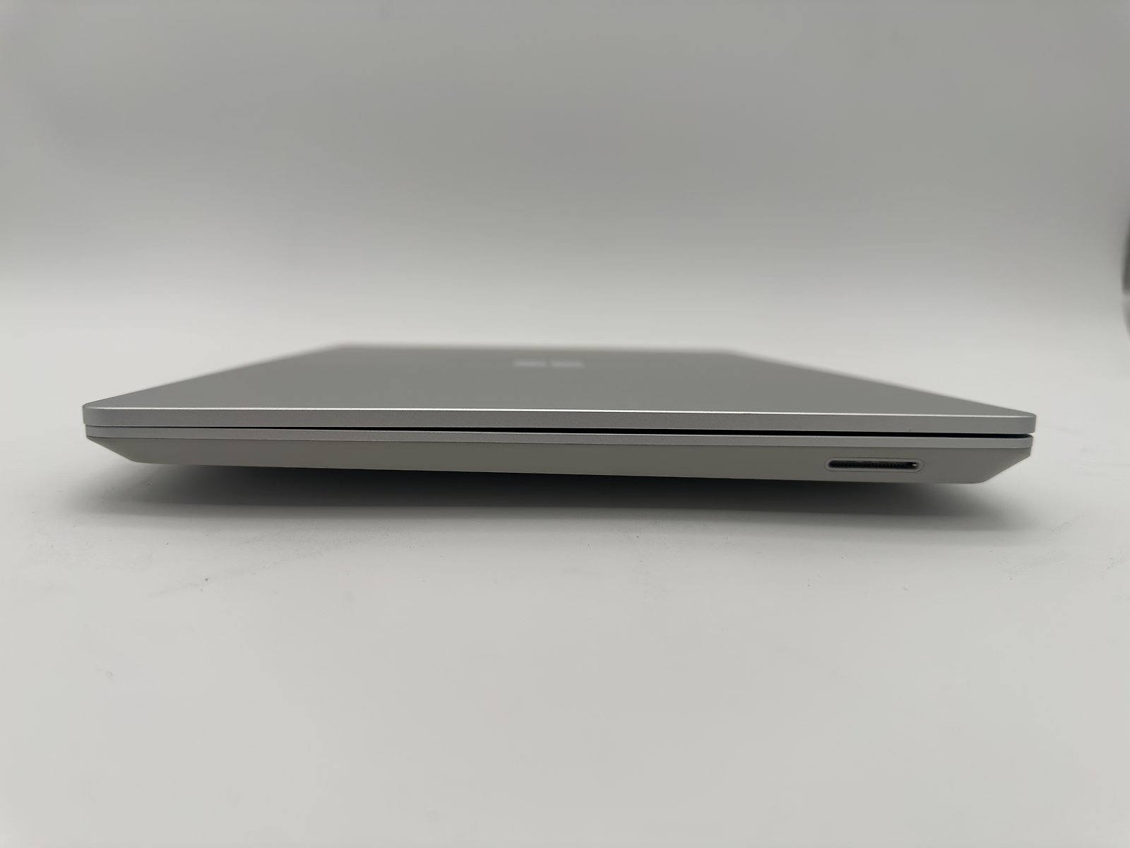 Microsoft Surface Go 1943 Core i5-1035G1@1.0GHz 8GB RAM 128GB SSD Win11P Grade B