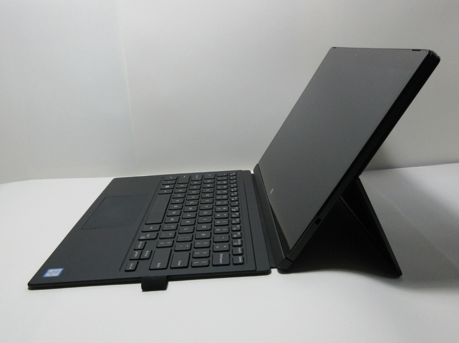 Dell Latitude 12.5″ 7275 m7 OEM Folio Keyboard Win 11 Pro 8GB 256 GB SSD-GRADE A
