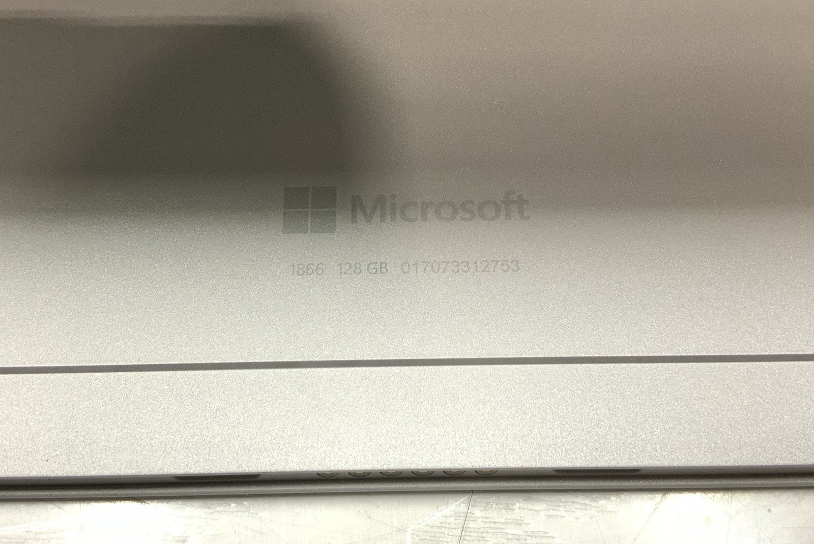 Microsoft Surface Pro 7 1866 Intel Core i5-1035G4 128GB SSD 8GB DDR4 W10P