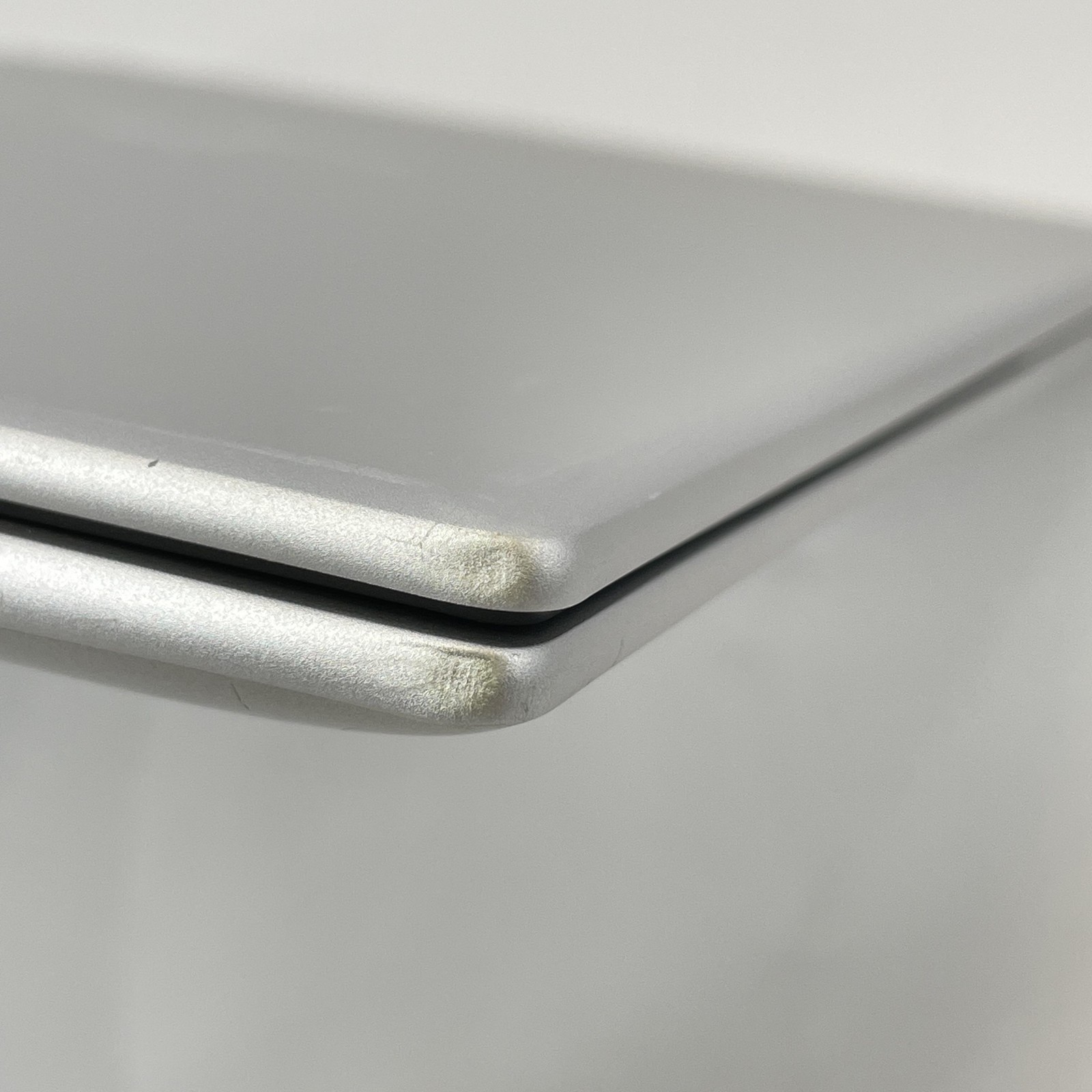 HP Envy 17 Silver FHD TOUCH 2.1 GHz i7-1260P 12GB 512GB SSD Good