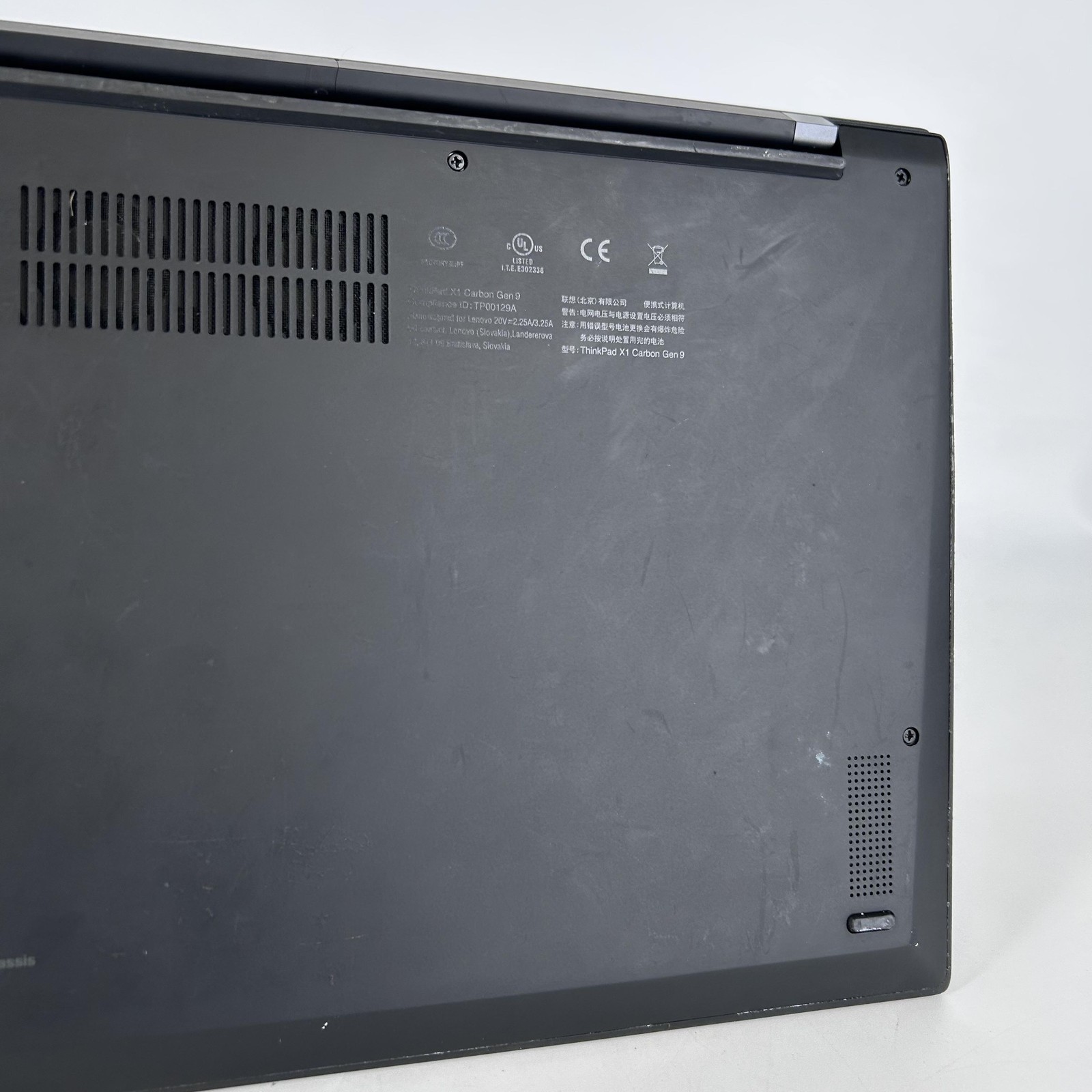 Lenovo ThinkPad X1 Carbon Gen 9 14 FHD+ i5-1135G7 16GB 256GB Bilingual Keyboard