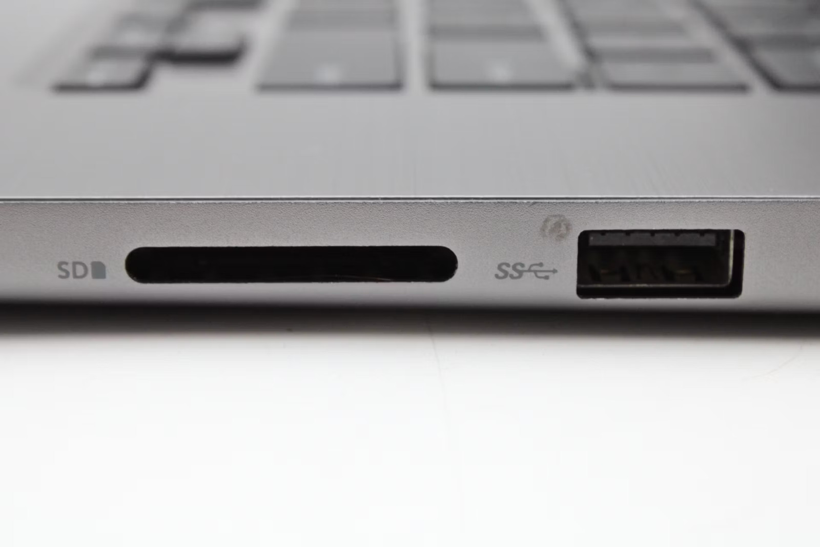 Dell Inspiron 7573 Used 15.5″ i5-8250U, 256GB SSD, 8GB RAM