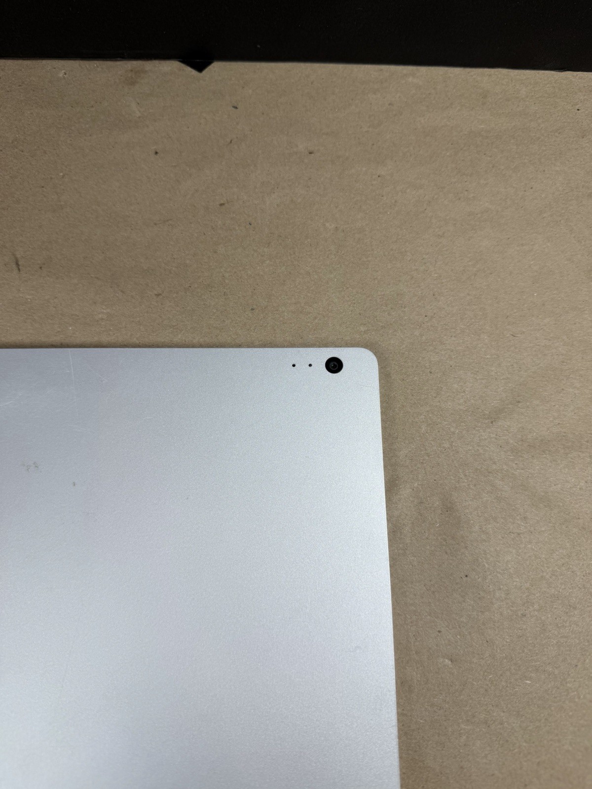 Microsoft Surface Book 2 1832 Monitor Only Works should beat the monitor
