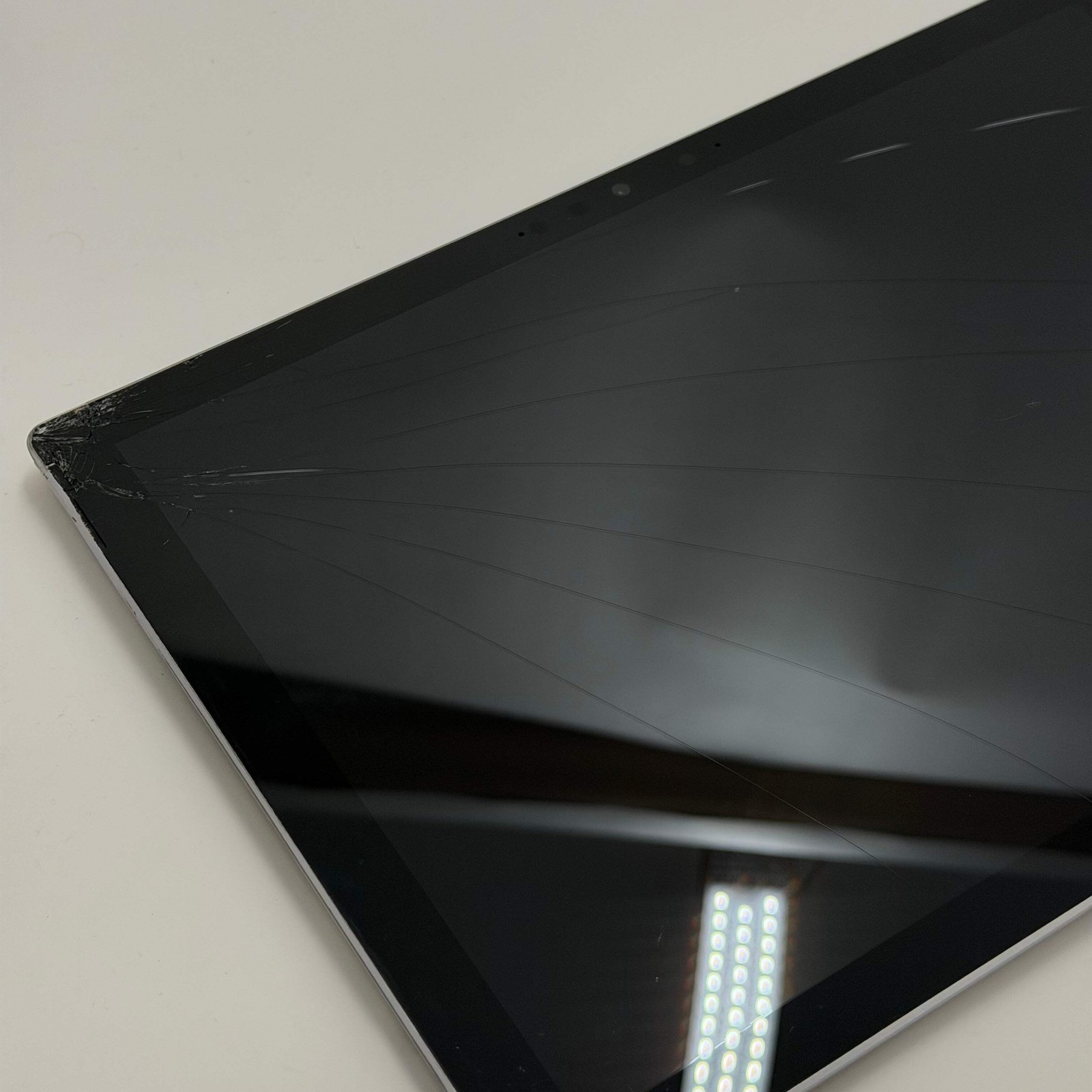Broken Microsoft Surface Pro 7 1866 14.4″ i5-1035G4 1.1GHz 8GB RAM 256GB SSD