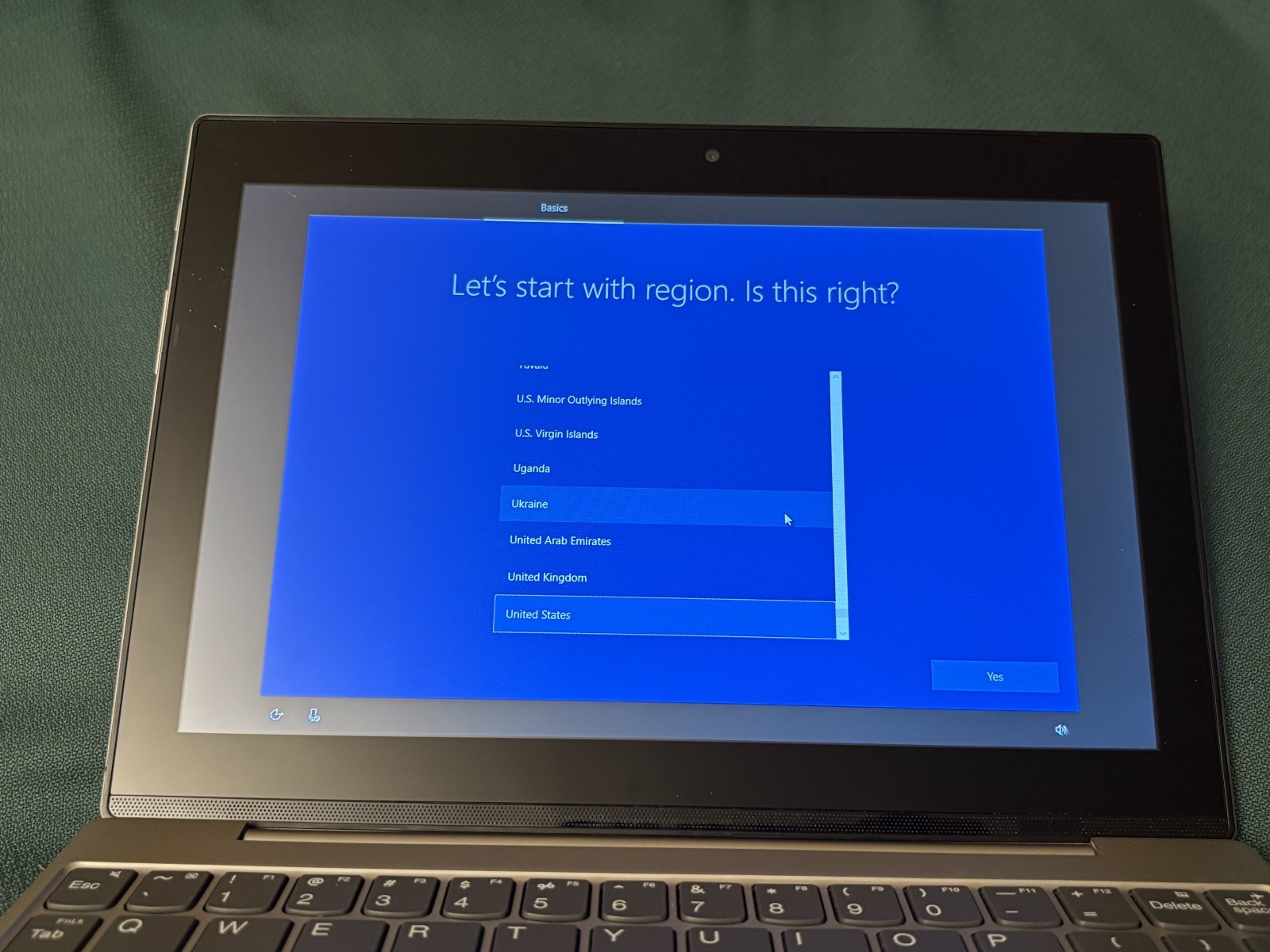Lenovo MIIX 320-10ICR 2in1 Tablet + Keyboard – Intel Atom x5 2GB RAM 64GB MINT