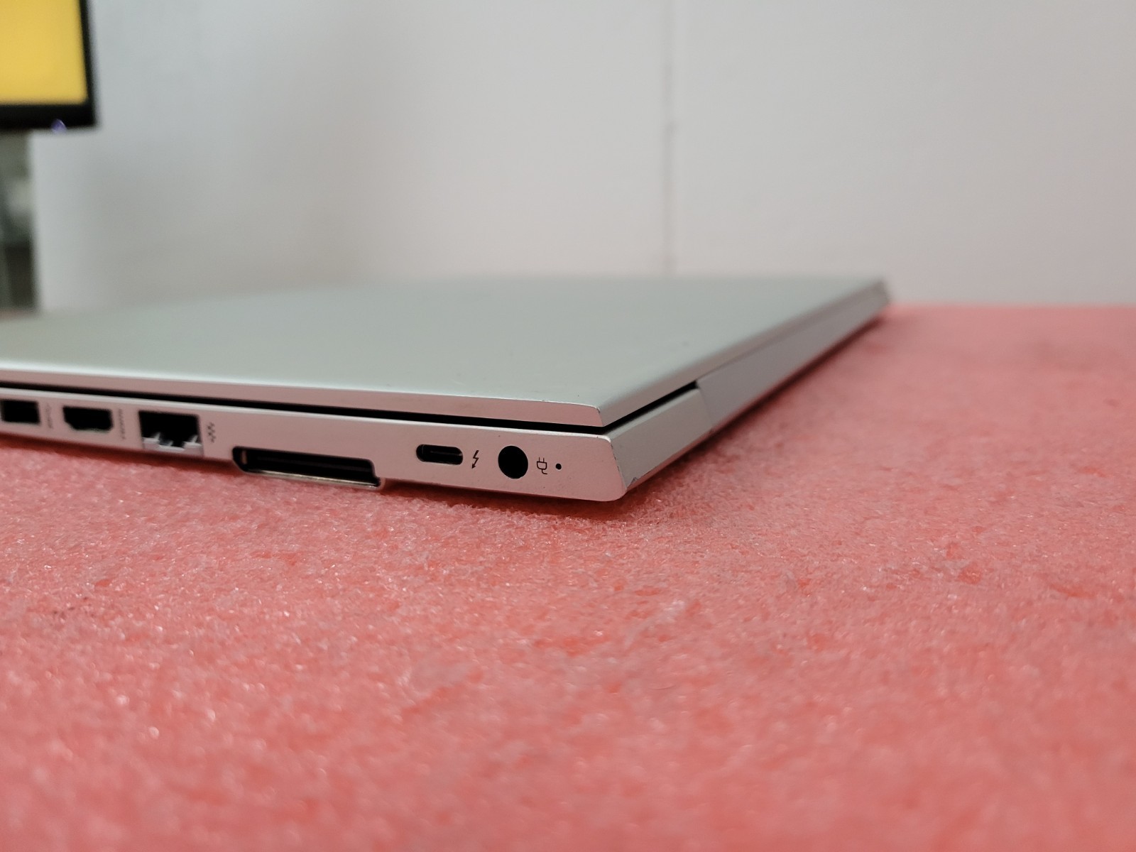 HP EliteBook 840 G5 i5-8250U@1.60GHz *AS IS/NO BATTERY/NO SSD/NO OS* | C949