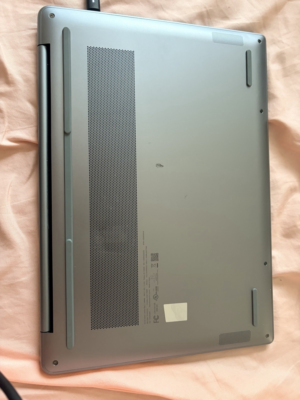 Lenovo IdeaPad Slim 7 Laptop 14IMH9