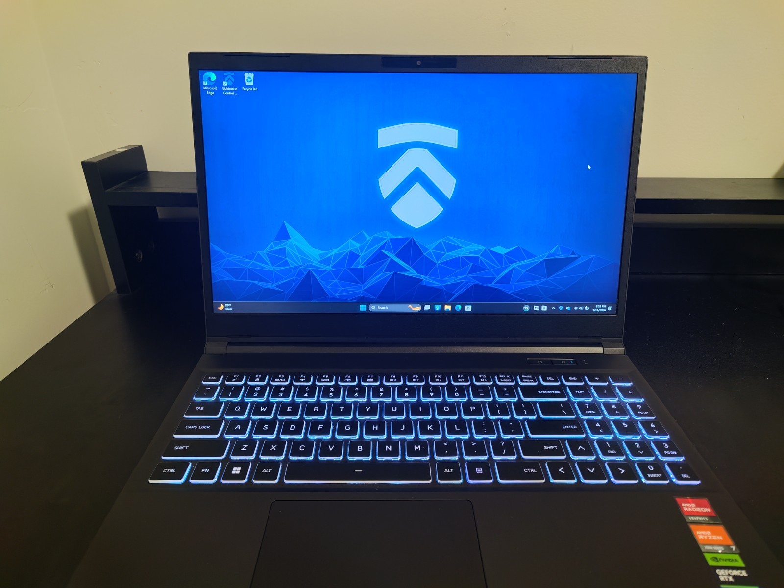 Eluktronics RP15 G2 15.6 RTX4060 AMD Ryzen 7 7840HS 64 RAM 2TB SSD Gaming laptop