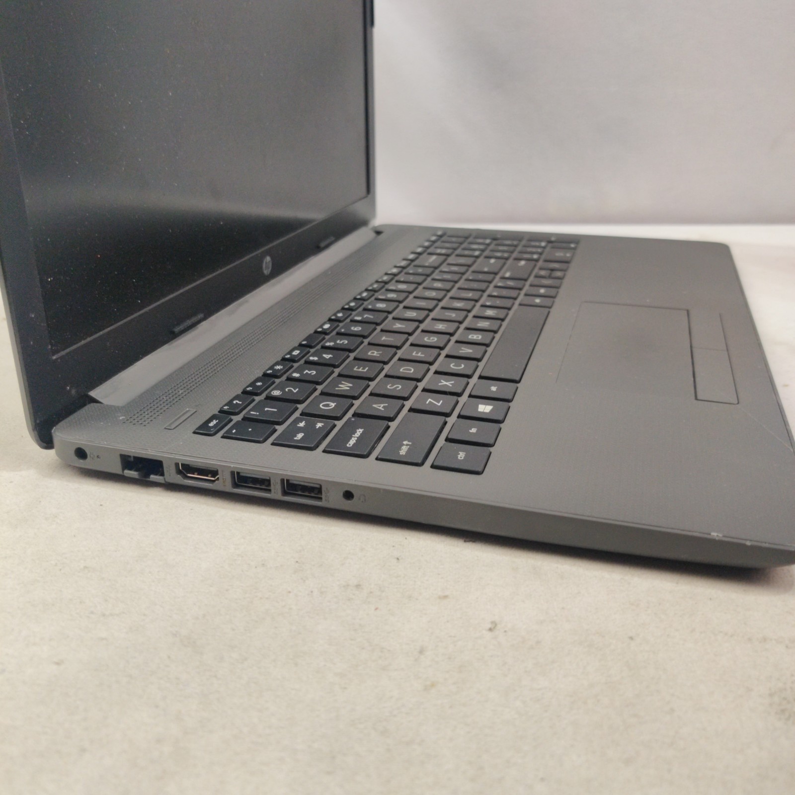 HP 255 G7 15.6″ A4-9125 2.3GHz 8GB RAM Win 10 (NO HDD/AC ADAPTER)