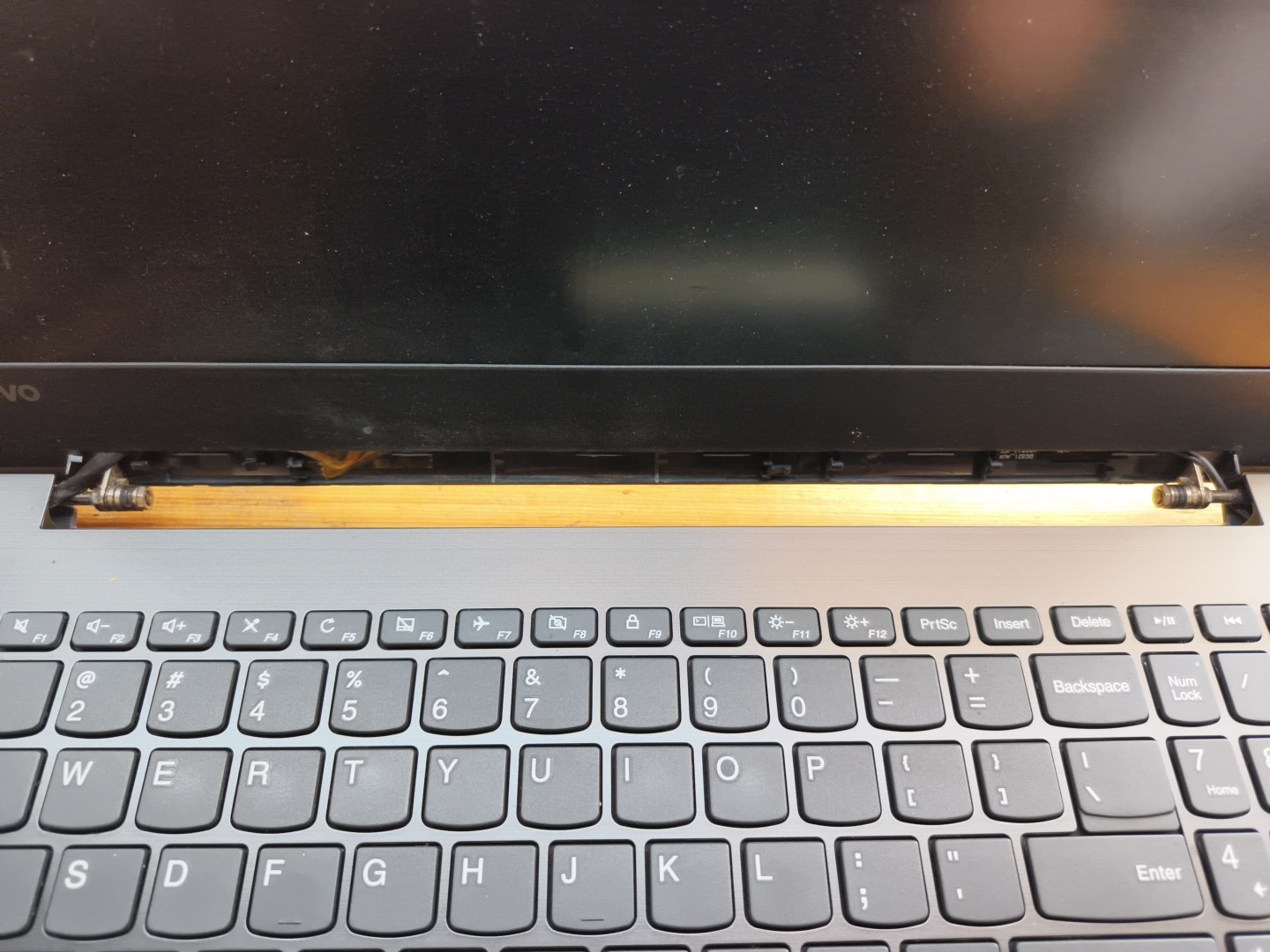 Lenovo Ideapad 330S-15IKB i3-8130U 8GB RAM No Hard Drive Laptop, Chin Bezel Off