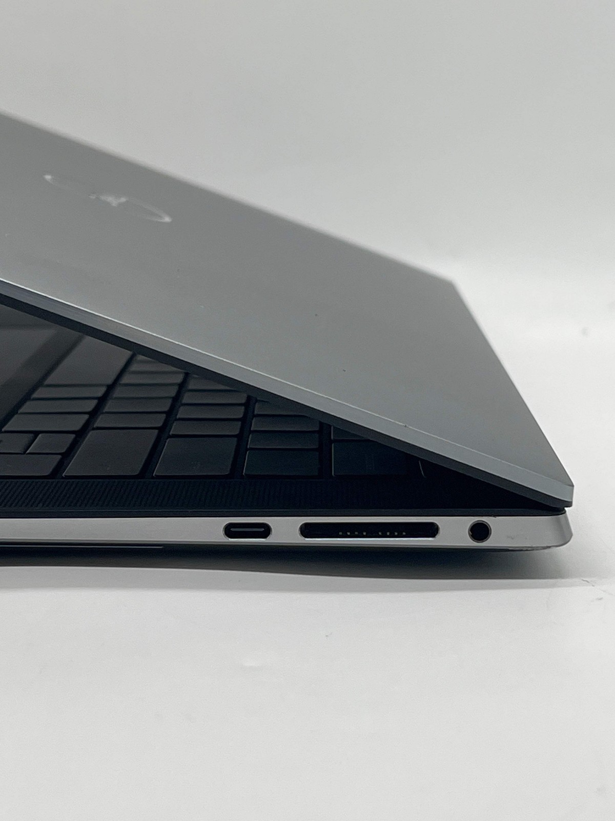 Dell Precision 5560 15.6″ Core i7-11800H 32GB RAM 512GB SSD – For Parts