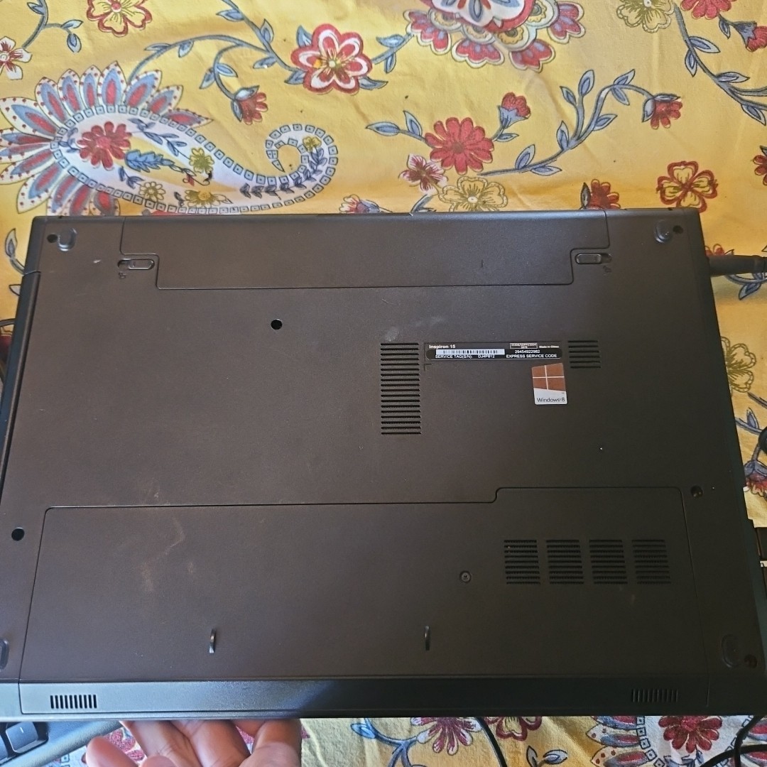 Dell Inspiron 3542 Core i3 1.9GHz 4GB RAM 15.6″ – Boots to Ubuntu 18
