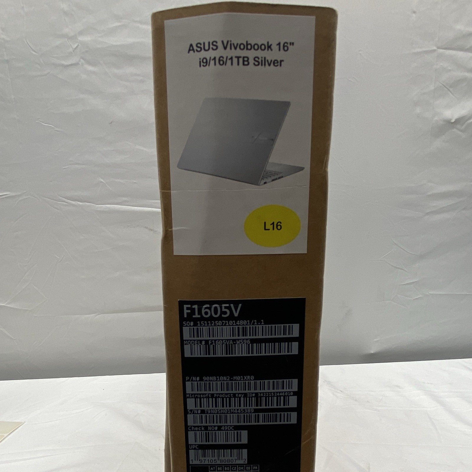 ASUS VivoBook 16 16in Core i9 16GB RAM 1TB SSD Win 11 Home Silver. Torn box.