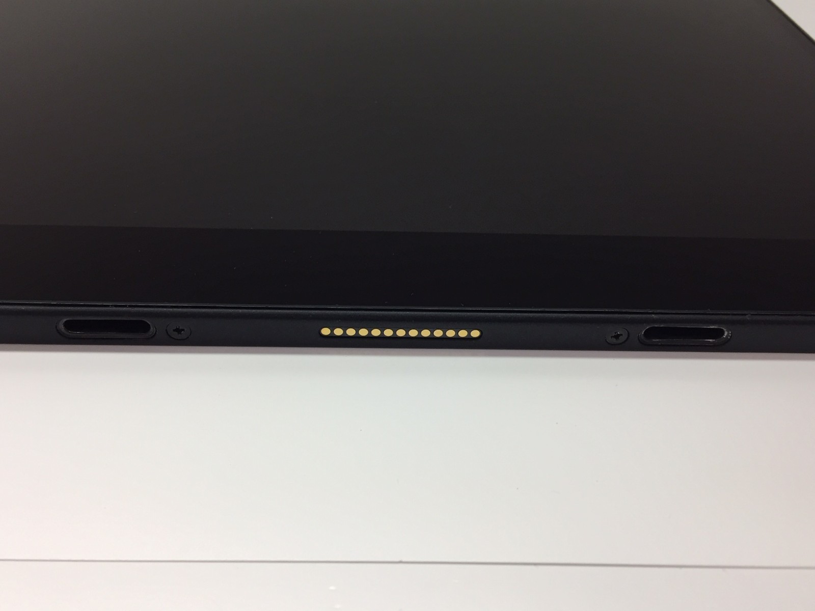 AS IS Dell Latitude 7285 Tablet 12.3″ Core i7-7Y75 1.30 GHz 16 GB RAM 256 GB SSD