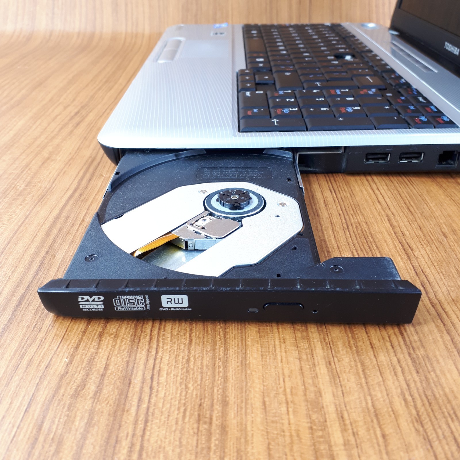 Toshiba Satellite Pro L500 15.6″ Laptop i5 M430 4GB RAM DVD NO HDD/OS For Parts