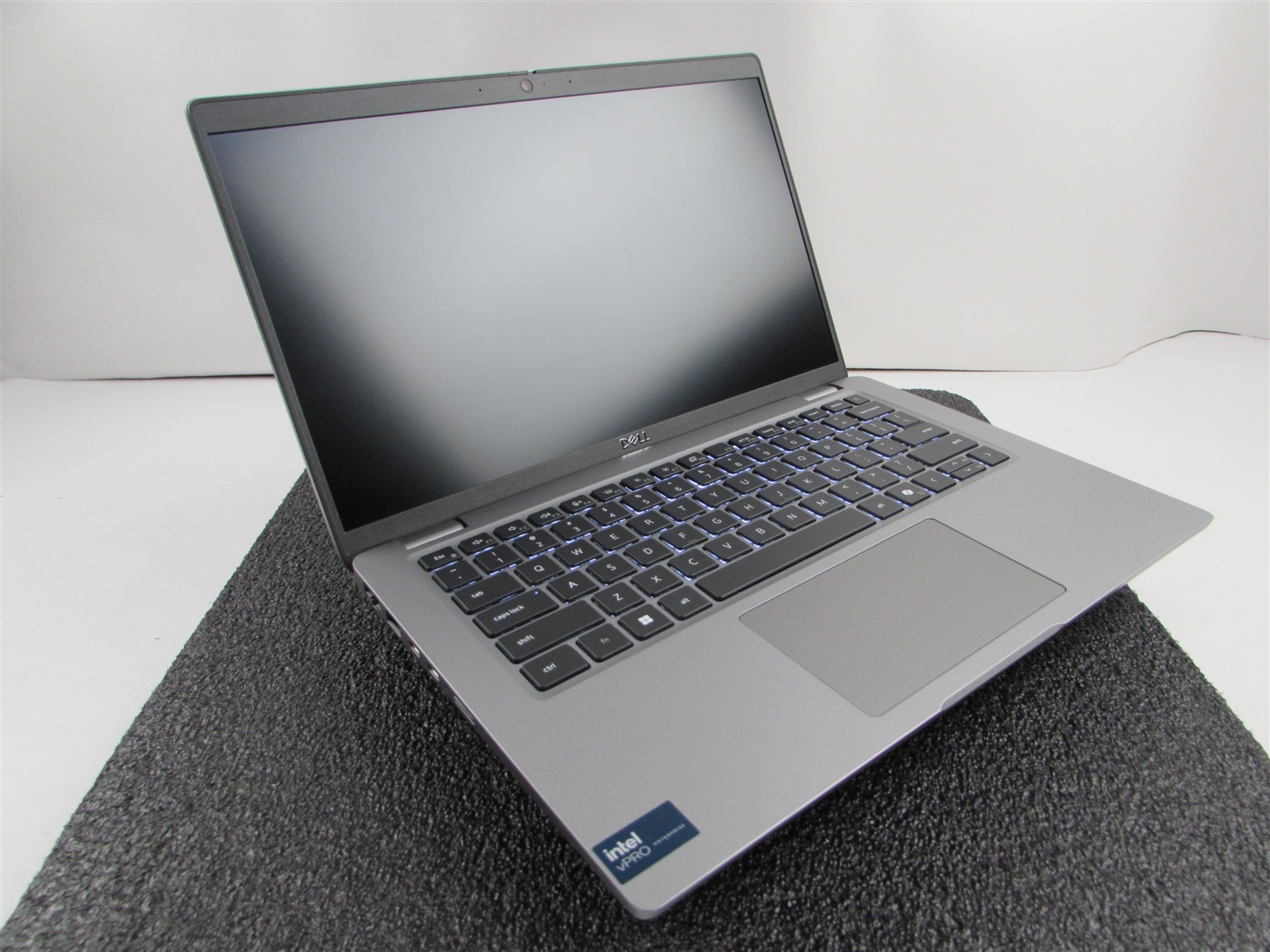 DELL LATITUDE 5450 1920X1080 FHD CORE ULTRA 5 135U 512GB SSD NO RAM NO O.S