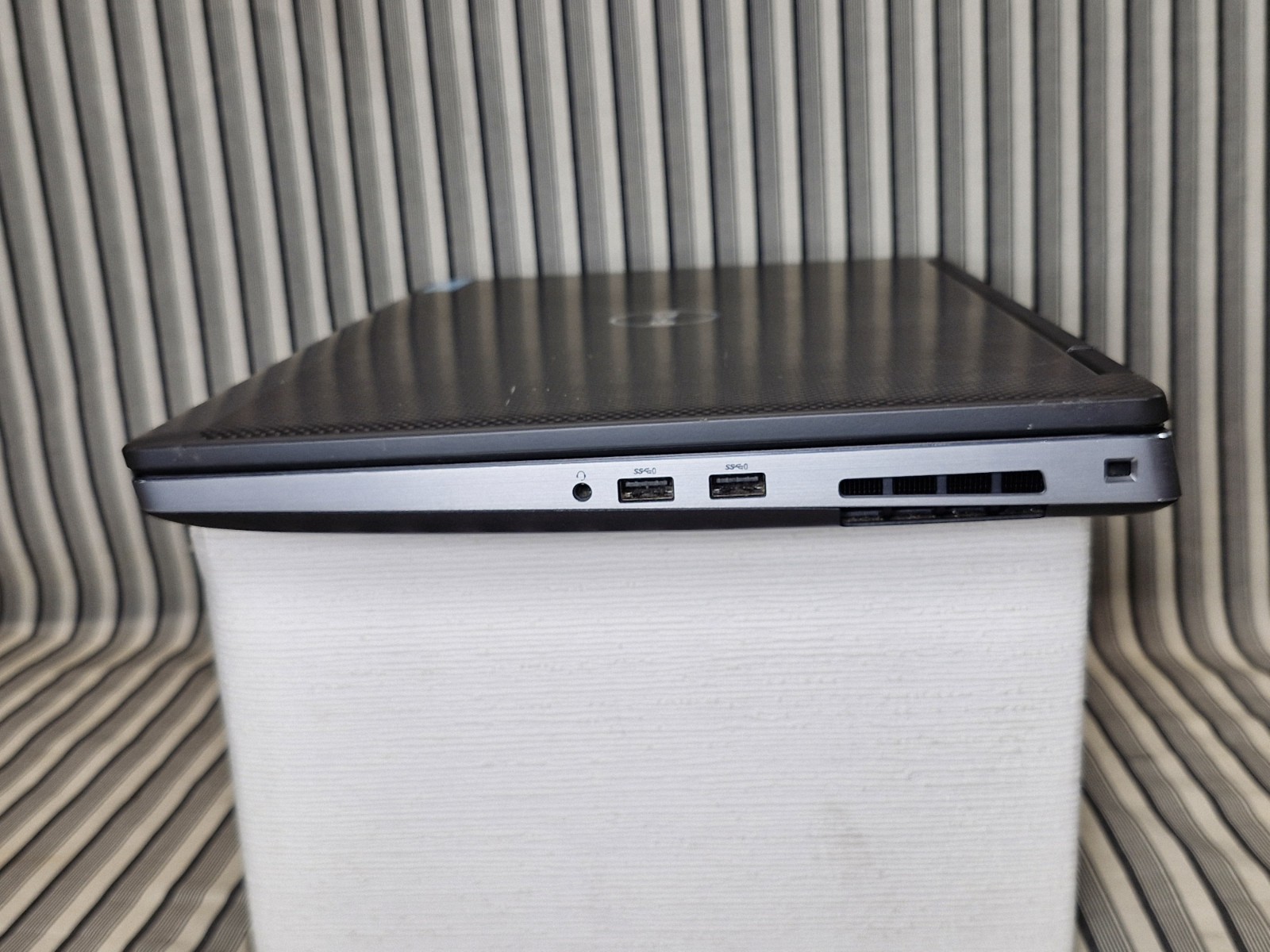 Dell Precision 7540 i9 9th Gen 15.6″ 2TB HDD No Charger Parts Repair