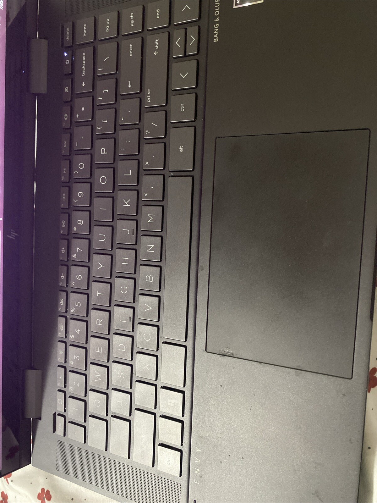 HP ENVY 15-FH0013DX 15.6” (256GB SSD AMD Ryzen 5 7530U 4.5GHz 8GB RAM) 2-In-1