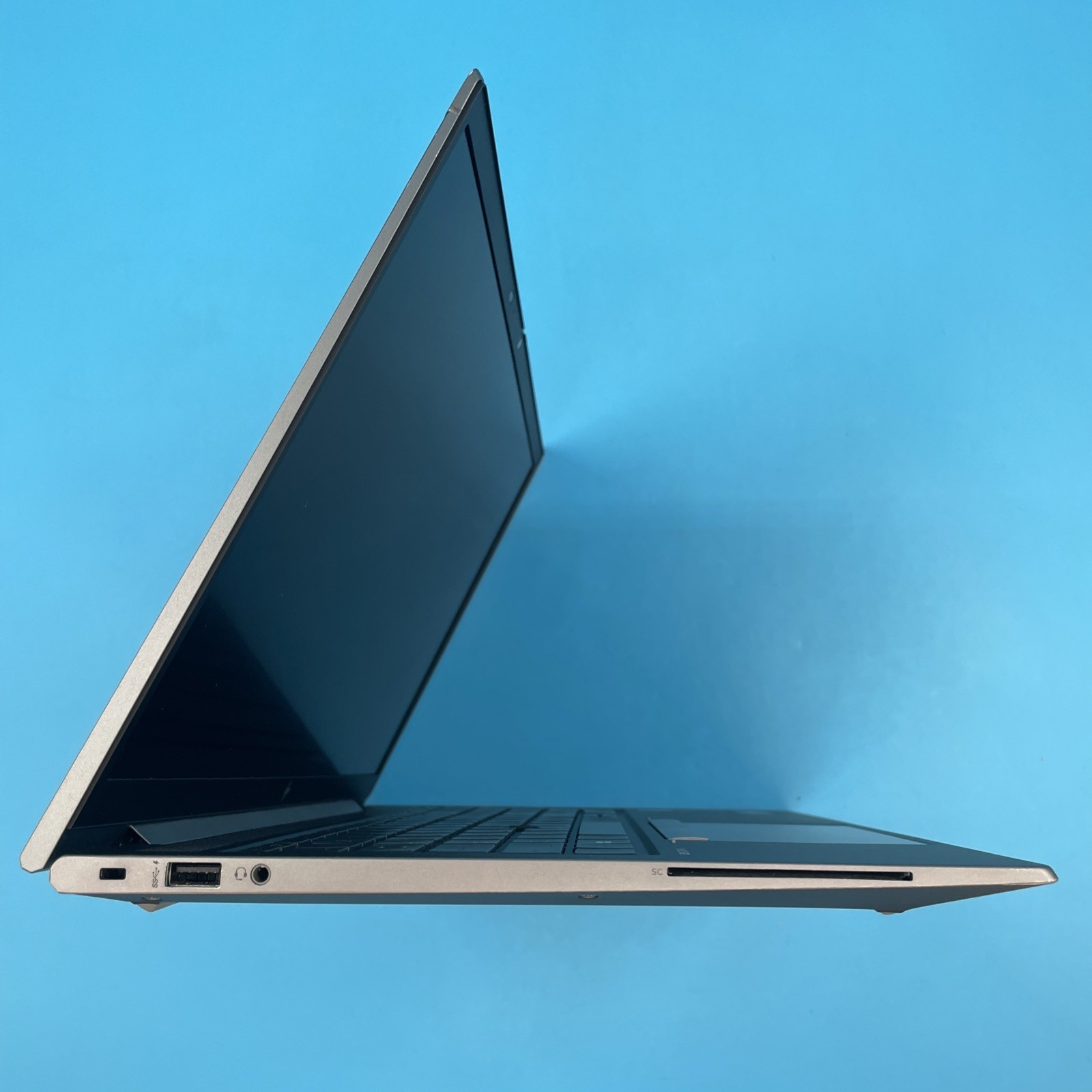 HP ZBook Firefly G8 | i7-1185G7 | 16GB RAM | 512GB SSD | WIN 11 PRO | 72% BATT