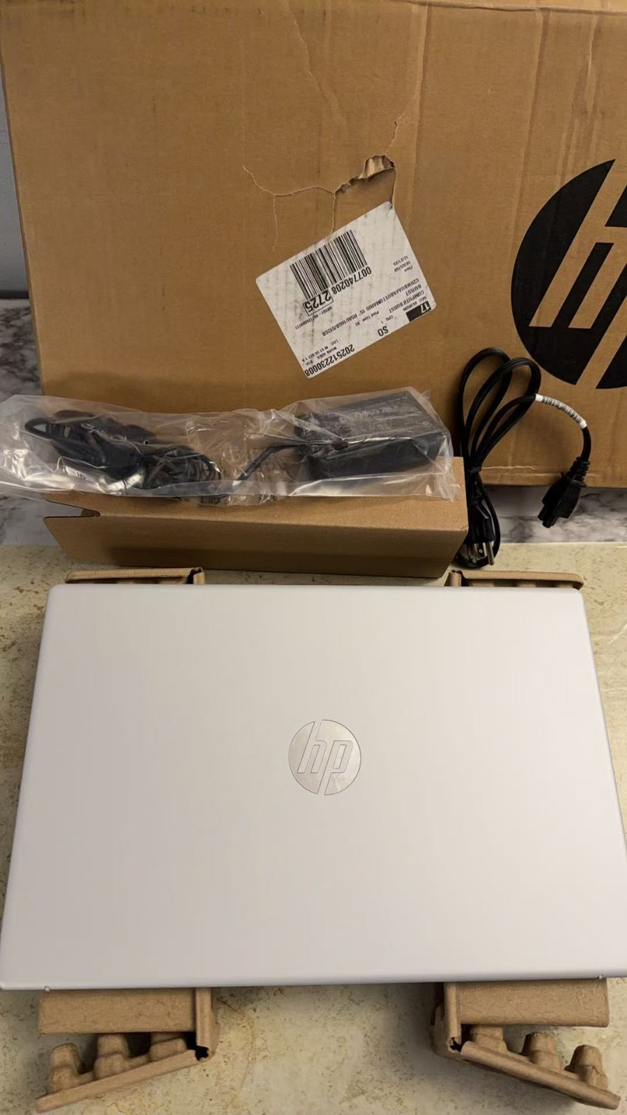 HP OmniBook 3 Copilot+ 15.6” FHD Touch Laptop Ryzen AI 5 330 16GB 512GB SSD New
