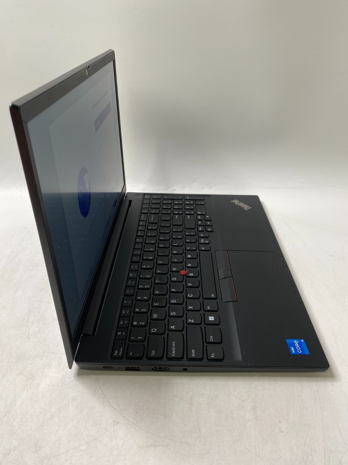 Lenovo ThinkPad E15 Gen 2 15.6″ i5-1135G7 16GB DDR4 256GB M.2 Win11H w/AC – Feet