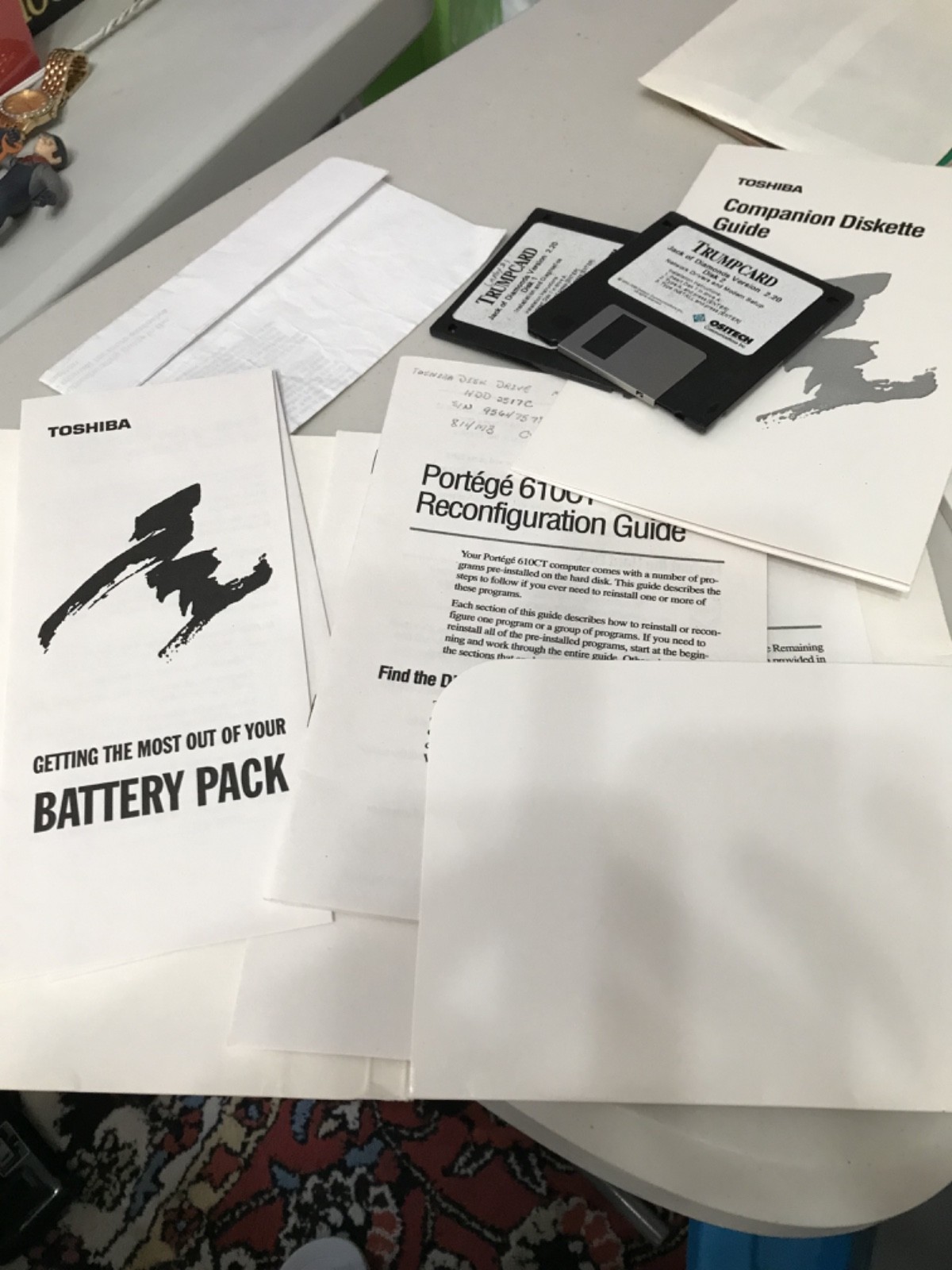 TOSHIBA PORTEGE 610CT LAPTOP/CHARGER/EXTRA BATTERY/EXTRA FLOPPY DRIVE/BOOKLETS