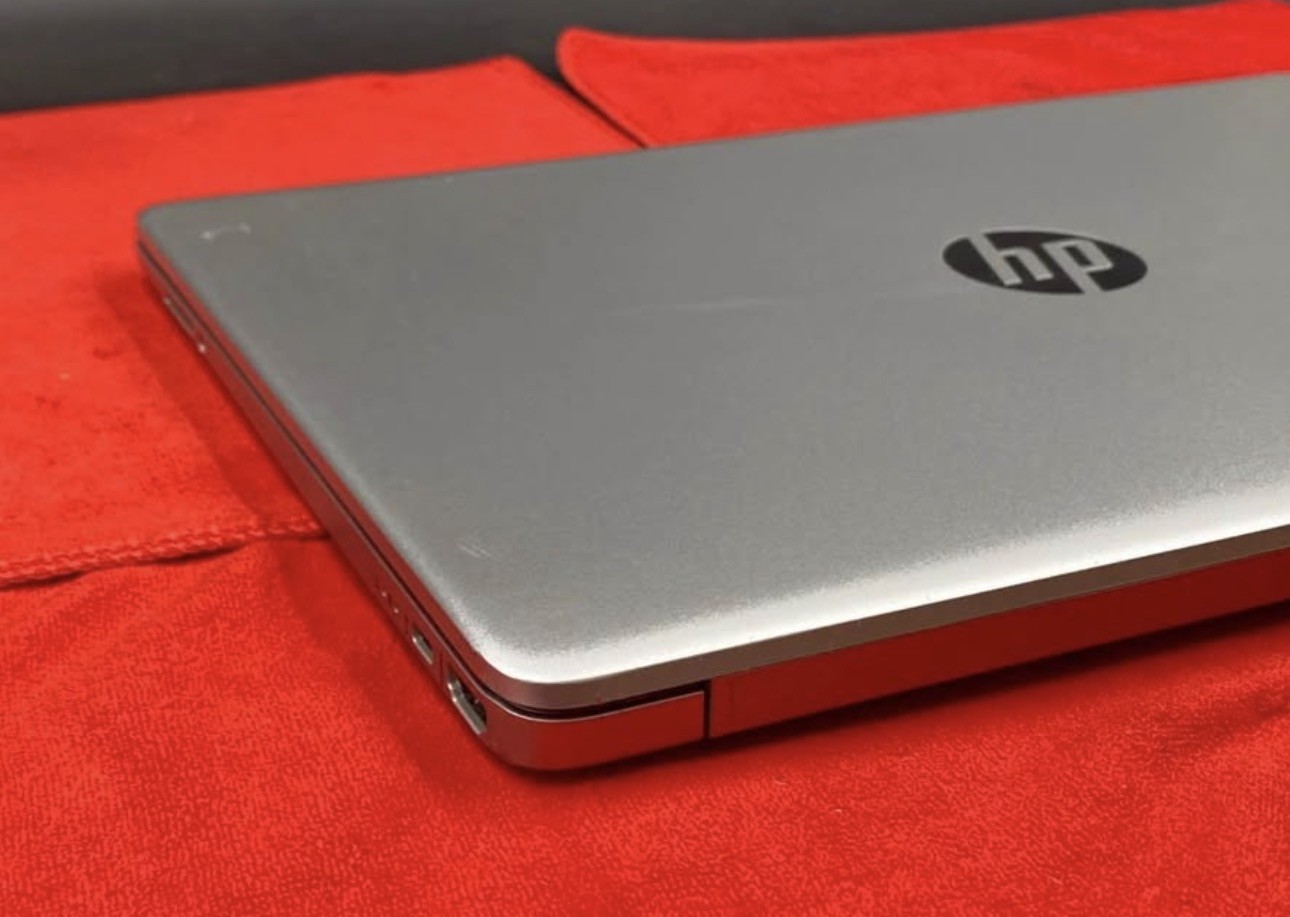 HP 15-ef0023dx TOUCHSCREEN RYZEN 5 3500U 12GB RAM 256GB SSD WIN 11 BATTERY 100%