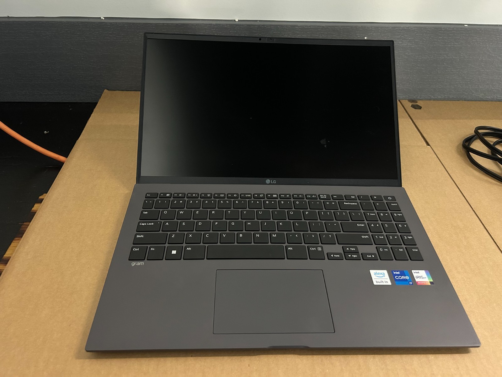 LG Gram 15 15Z90Q-P i7-1260P 16GB RAM 512GB SSD 15.6″ FHD Touch Laptop Win11