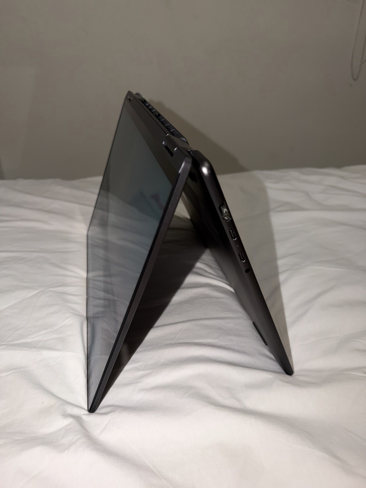 Lenovo yoga Intel Core Ultra 7 Windows 11 Touchscreen Gray USB-C HDMI Wi-Fi