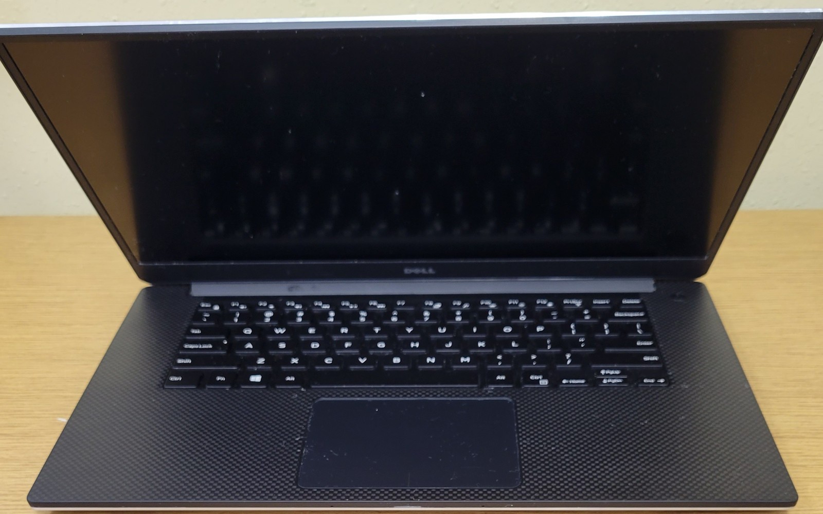 Dell Precision 5520 i7-6820HQ 2.70GHz 8GB DDR4 Quadro M1200 No OS/SSD/HDD