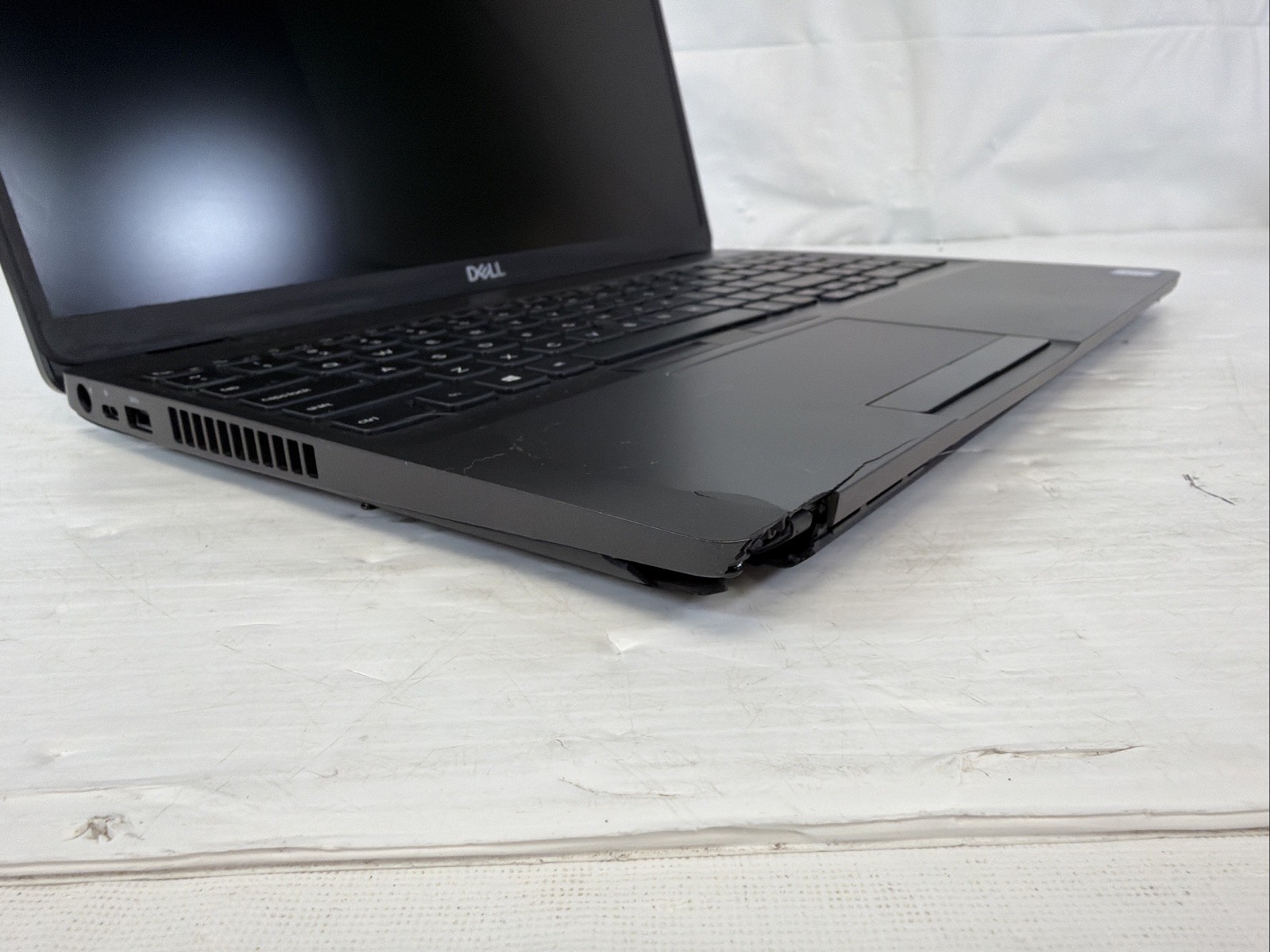 Dell Latitude 5500 Intel Core i5 8365U 1.6GHz NO RAM NO SSD – READ – PARTS