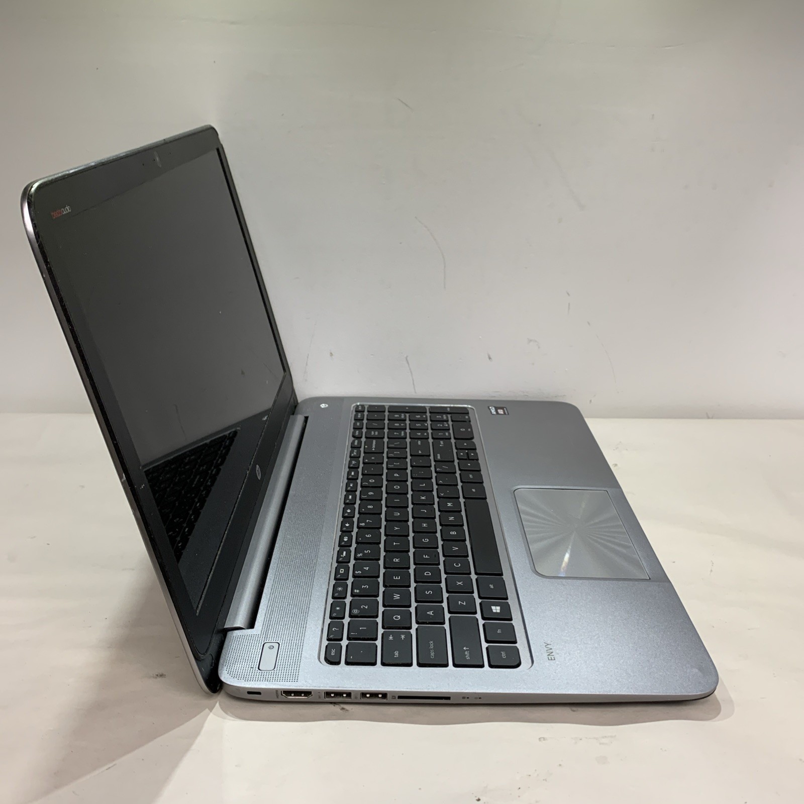 HP Envy m6 Sleekbook AMD A10-5745M 8GB no HDD, OS